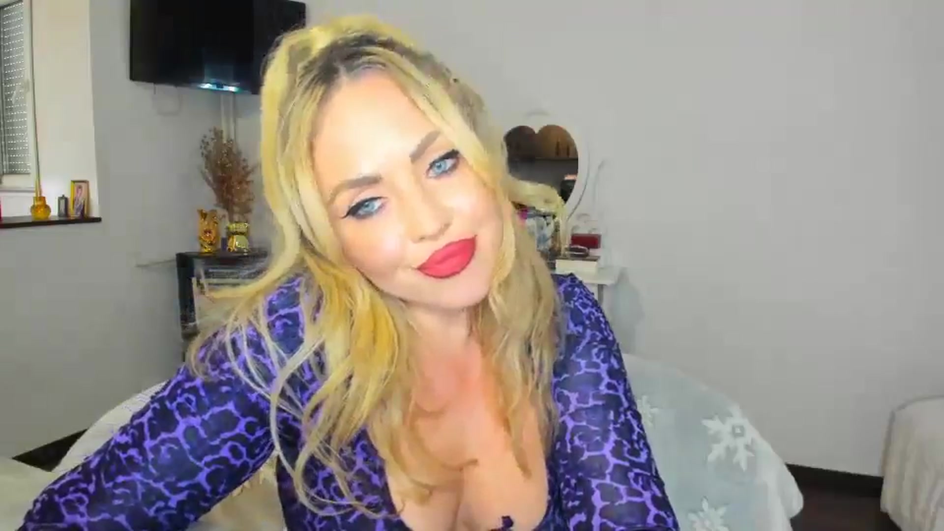 Gallery image thumbnail from MISS_JOY99's myfreecams stream on, 10/27/2024, 12:08 image 8 of 20