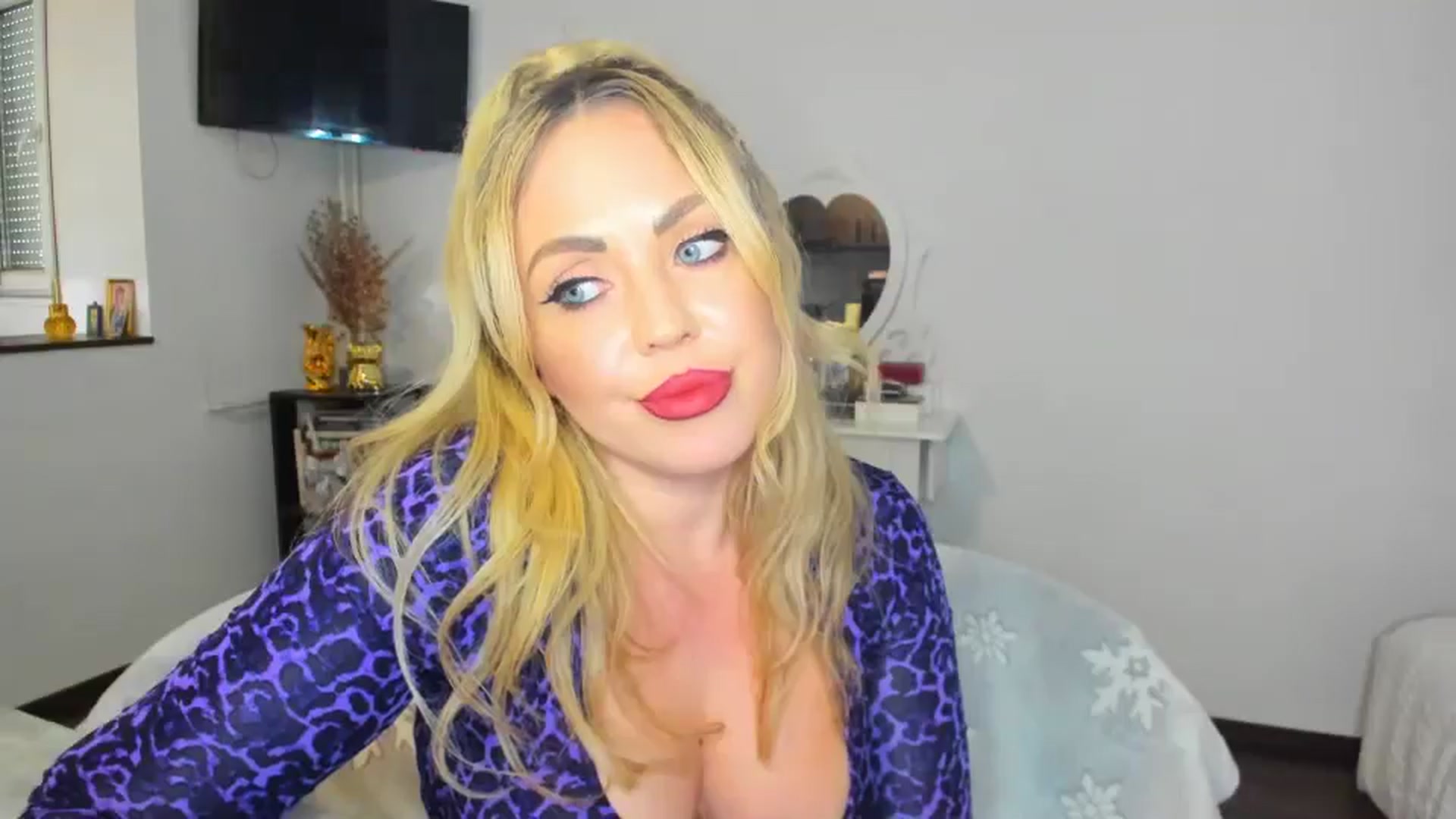 Gallery image thumbnail from MISS_JOY99's myfreecams stream on, 10/27/2024, 12:08 image 9 of 20