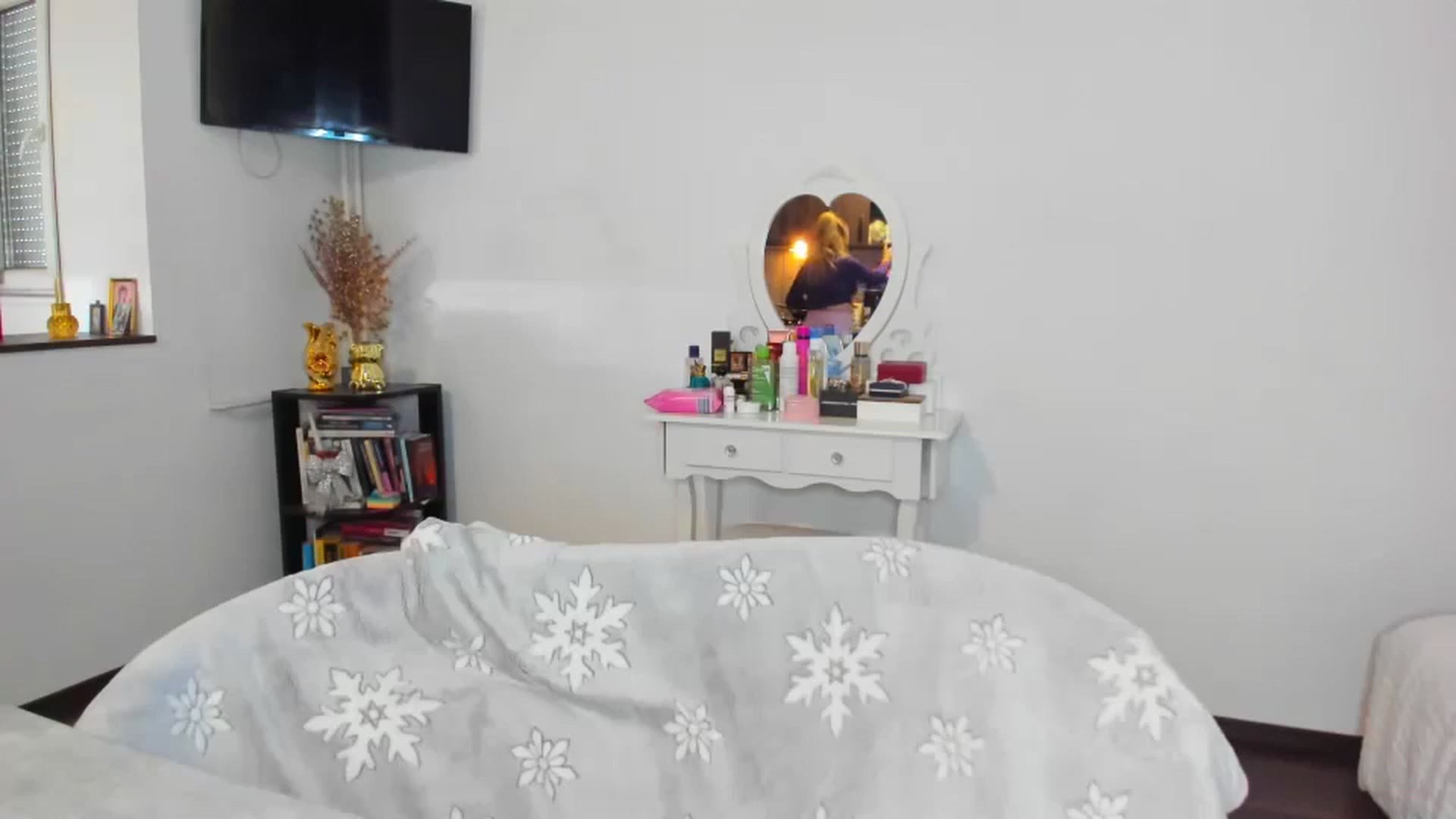 Gallery image thumbnail from MISS_JOY99's myfreecams stream on, 10/27/2024, 12:08 image 17 of 20