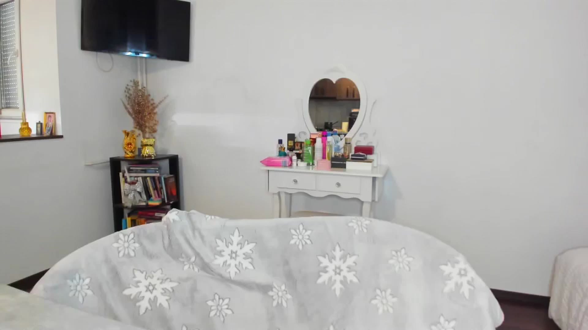 Gallery image thumbnail from MISS_JOY99's myfreecams stream on, 10/27/2024, 12:08 image 14 of 20