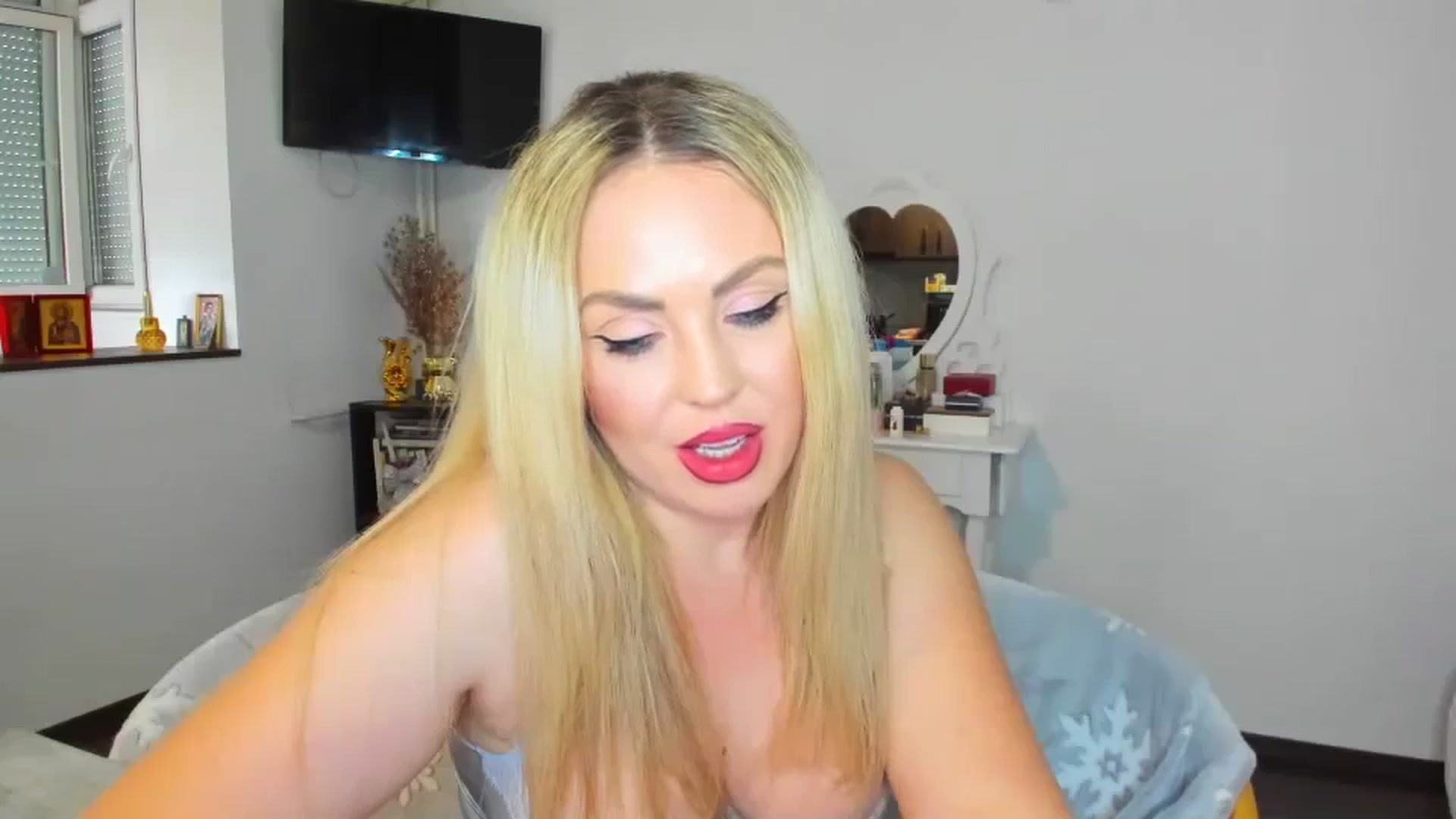 Gallery image thumbnail from MISS_JOY99's myfreecams stream on, 10/30/2024, 12:26 image 10 of 20