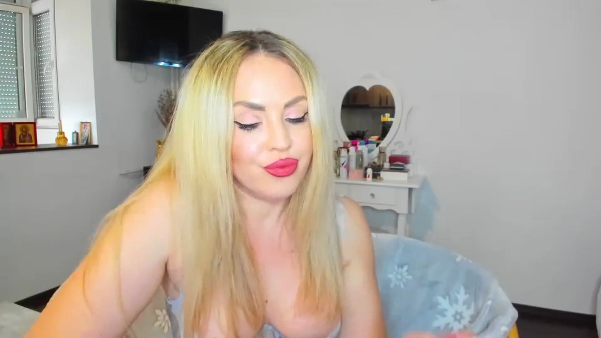 Gallery image thumbnail from MISS_JOY99's myfreecams stream on, 10/30/2024, 12:26 image 9 of 20
