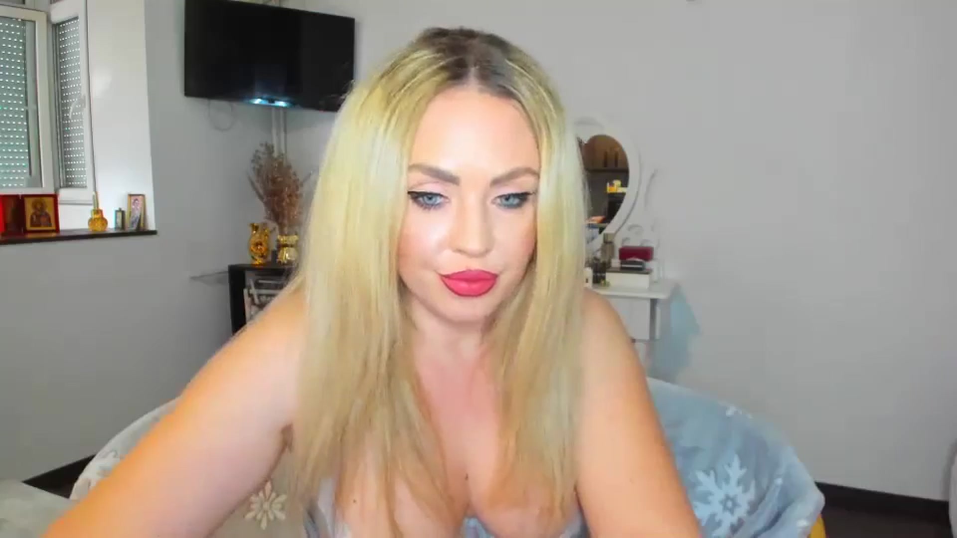 Gallery image thumbnail from MISS_JOY99's myfreecams stream on, 10/30/2024, 12:26 image 11 of 20