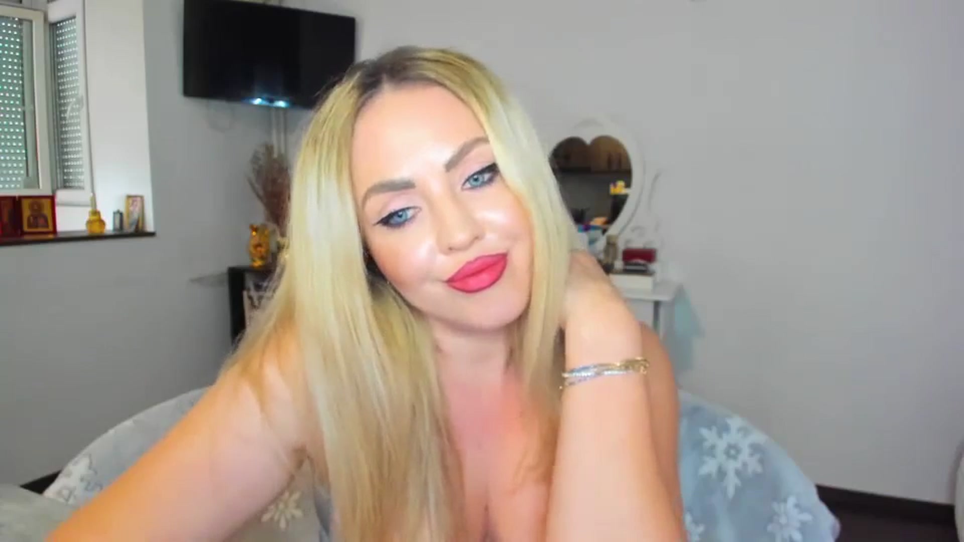 Gallery image thumbnail from MISS_JOY99's myfreecams stream on, 10/30/2024, 12:41 image 9 of 20