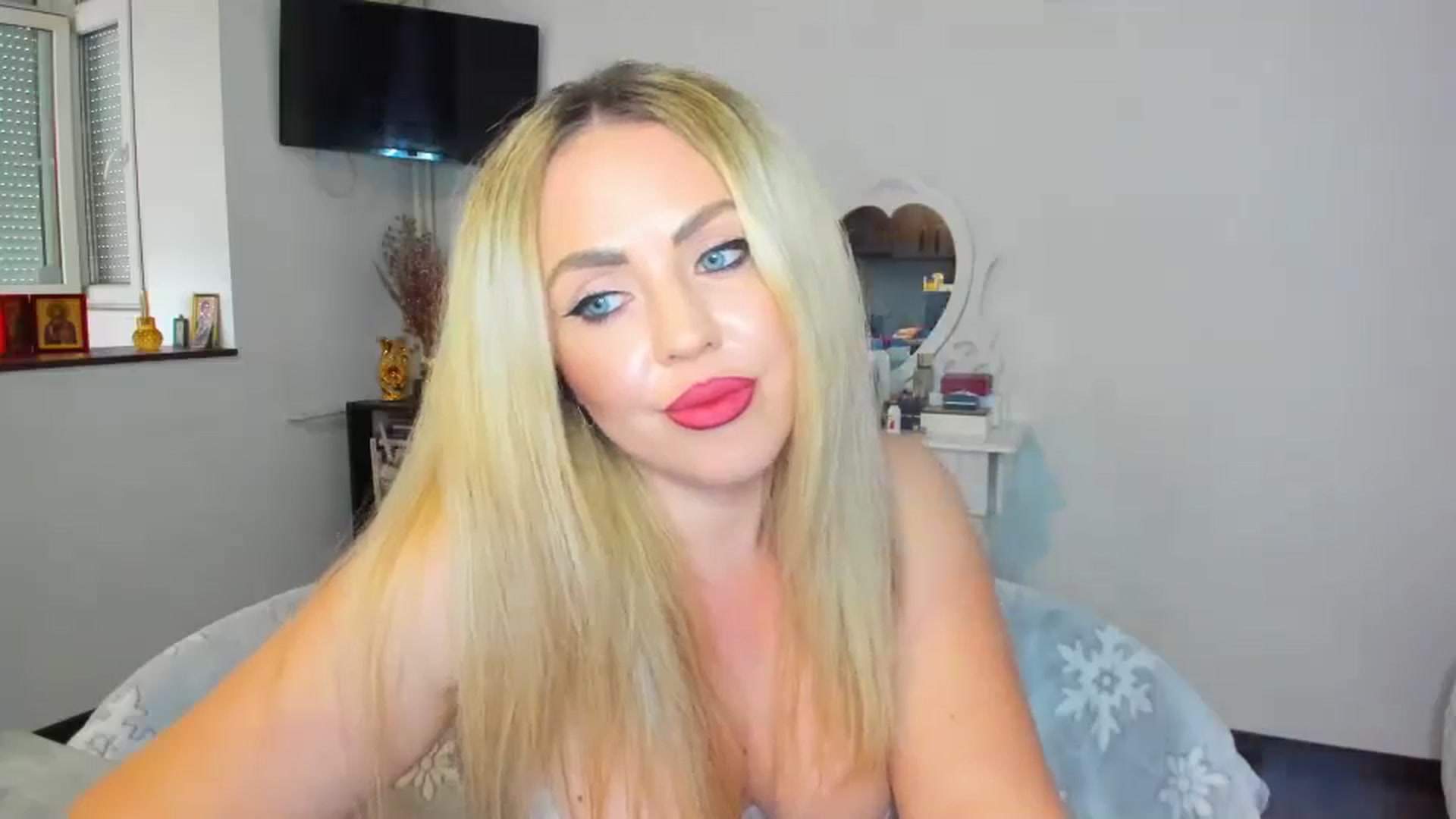 Gallery image thumbnail from MISS_JOY99's myfreecams stream on, 10/30/2024, 12:41 image 6 of 20