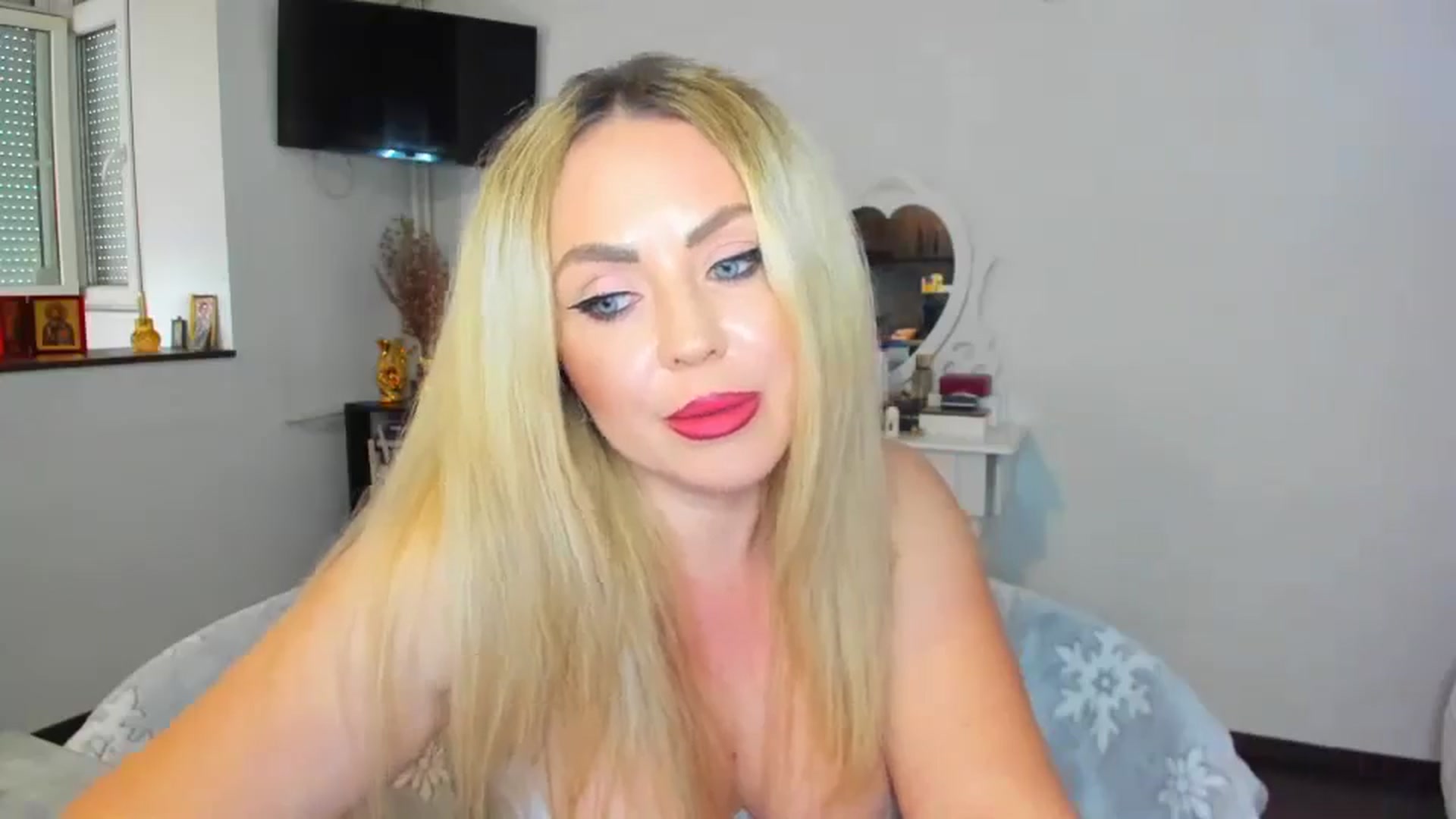 Gallery image thumbnail from MISS_JOY99's myfreecams stream on, 10/30/2024, 12:41 image 4 of 20