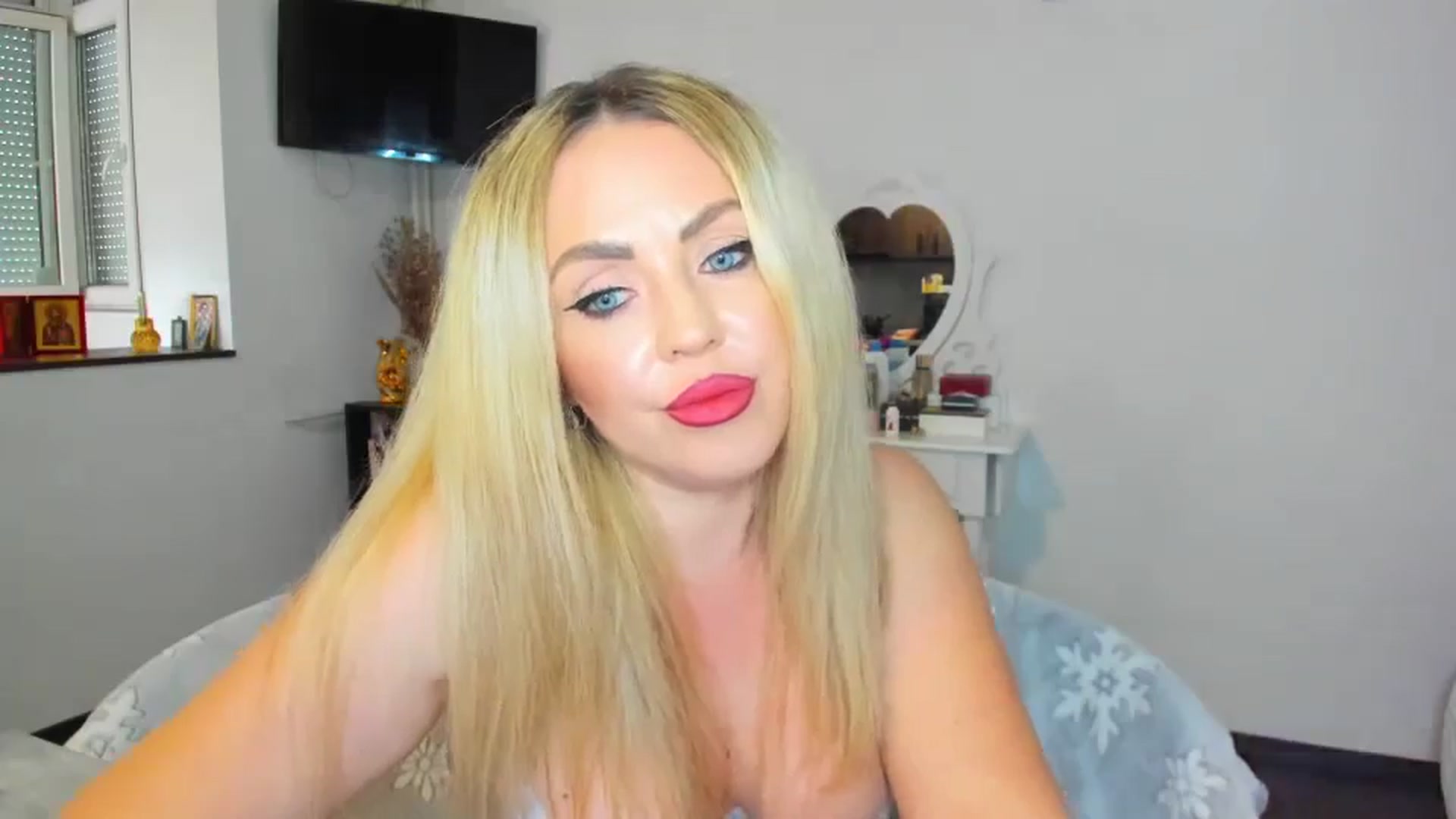 Gallery image thumbnail from MISS_JOY99's myfreecams stream on, 10/30/2024, 12:41 image 7 of 20