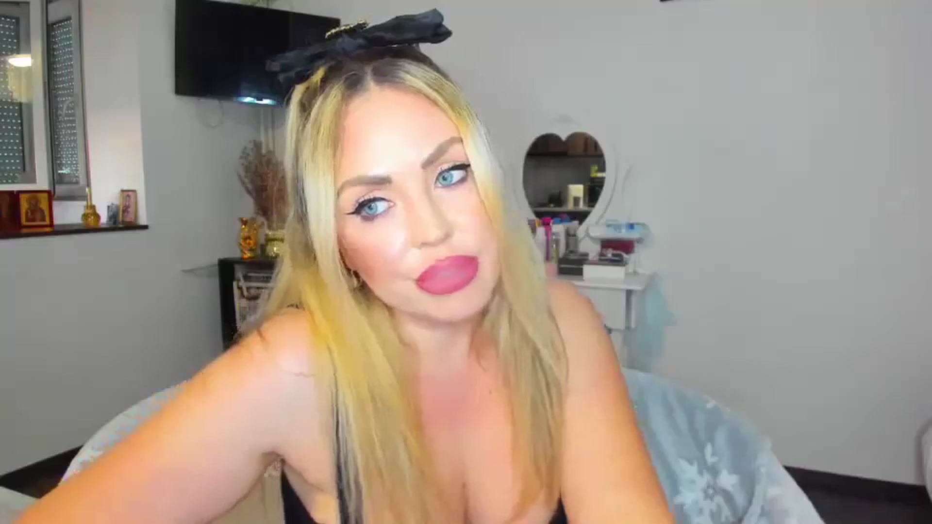 Gallery image thumbnail from MISS_JOY99's myfreecams stream on, 11/03/2024, 13:28 image 19 of 20