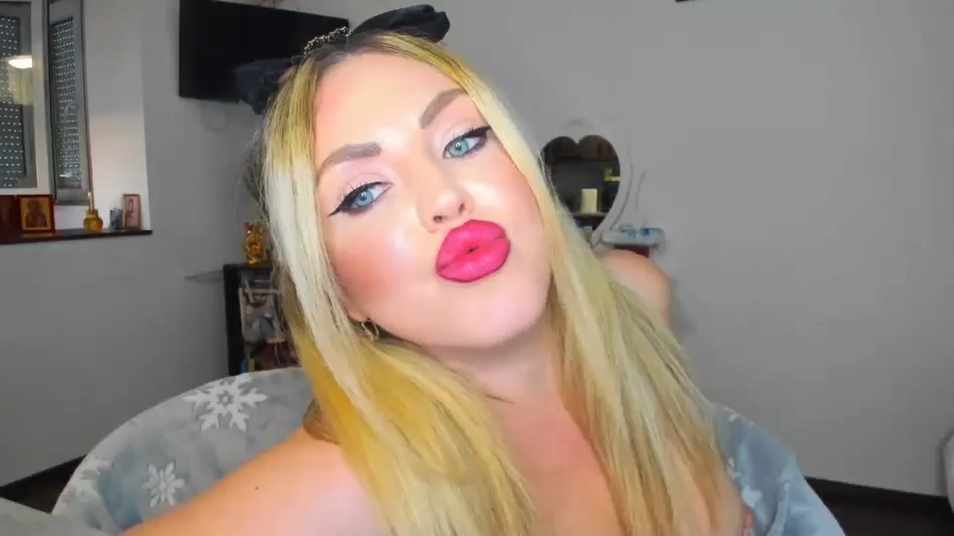Gallery image thumbnail from MISS_JOY99's myfreecams stream on, 11/03/2024, 13:28 image 15 of 20