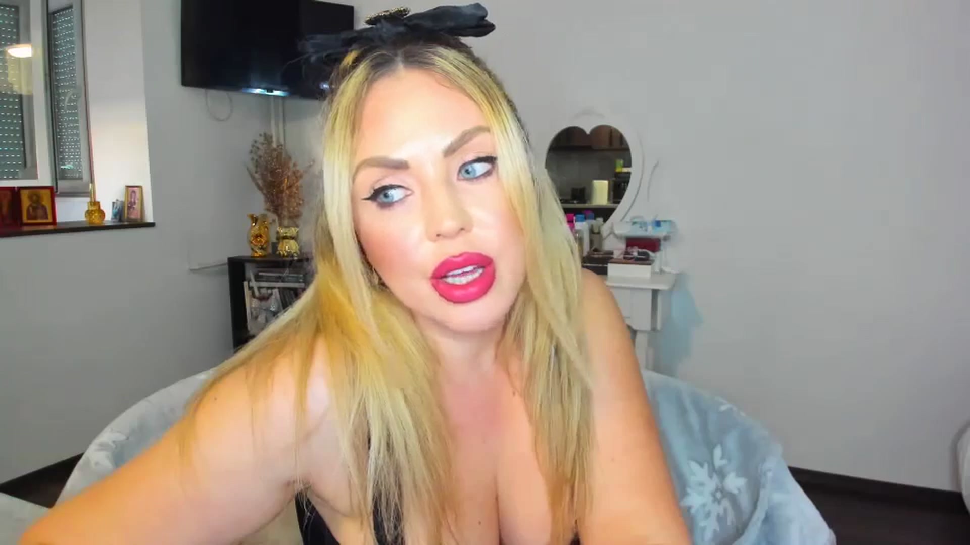 Gallery image thumbnail from MISS_JOY99's myfreecams stream on, 11/03/2024, 13:28 image 2 of 20