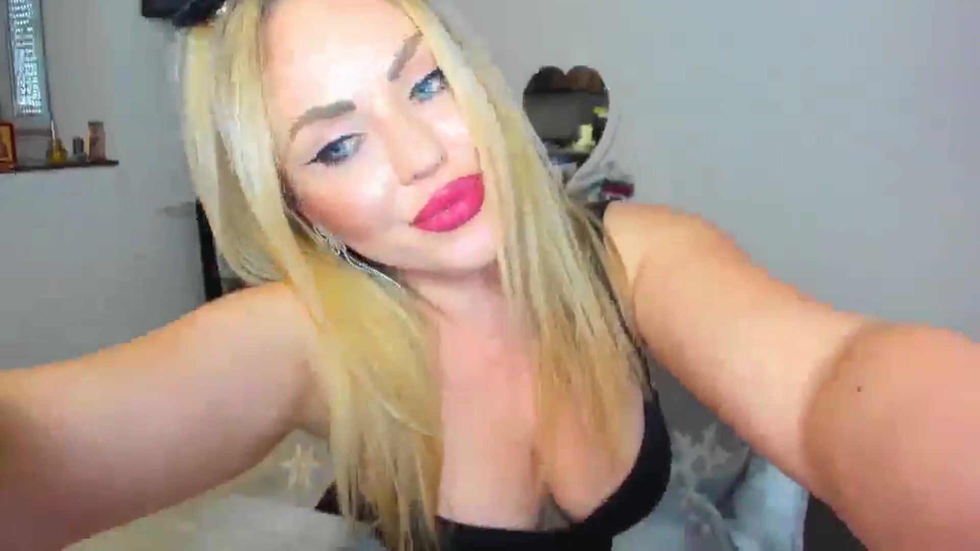 Gallery image thumbnail from MISS_JOY99's myfreecams stream on, 11/04/2024, 10:25 image 3 of 20