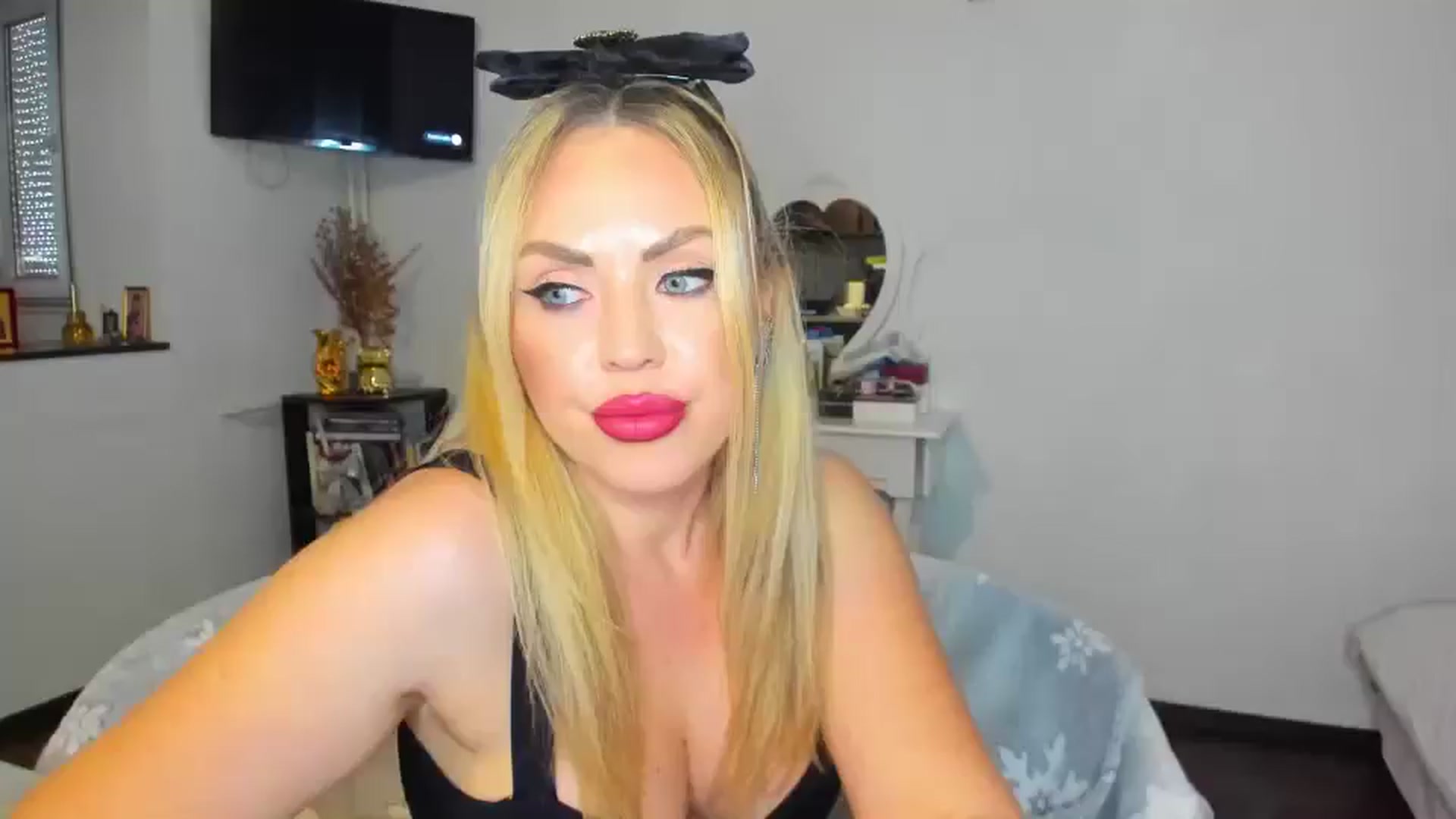 Gallery image thumbnail from MISS_JOY99's myfreecams stream on, 11/04/2024, 10:25 image 19 of 20