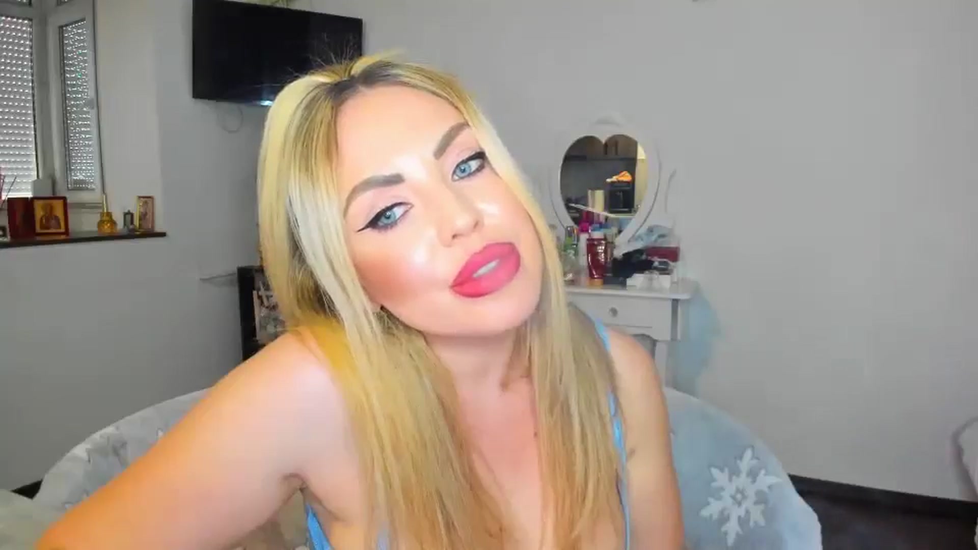 Gallery image thumbnail from MISS_JOY99's myfreecams stream on, 11/06/2024, 13:10 image 10 of 20