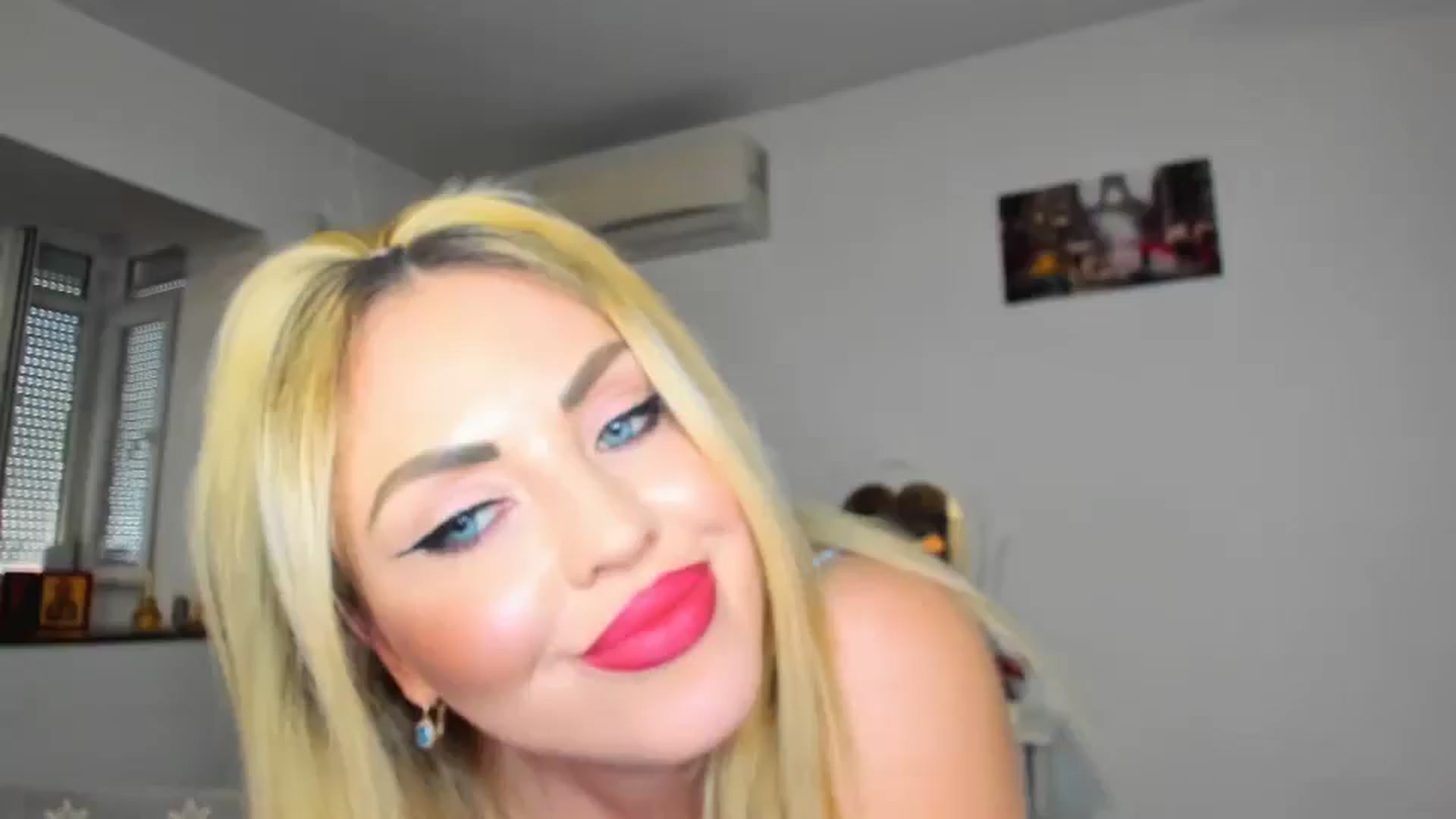 Gallery image thumbnail from MISS_JOY99's myfreecams stream on, 11/06/2024, 13:10 image 1 of 20
