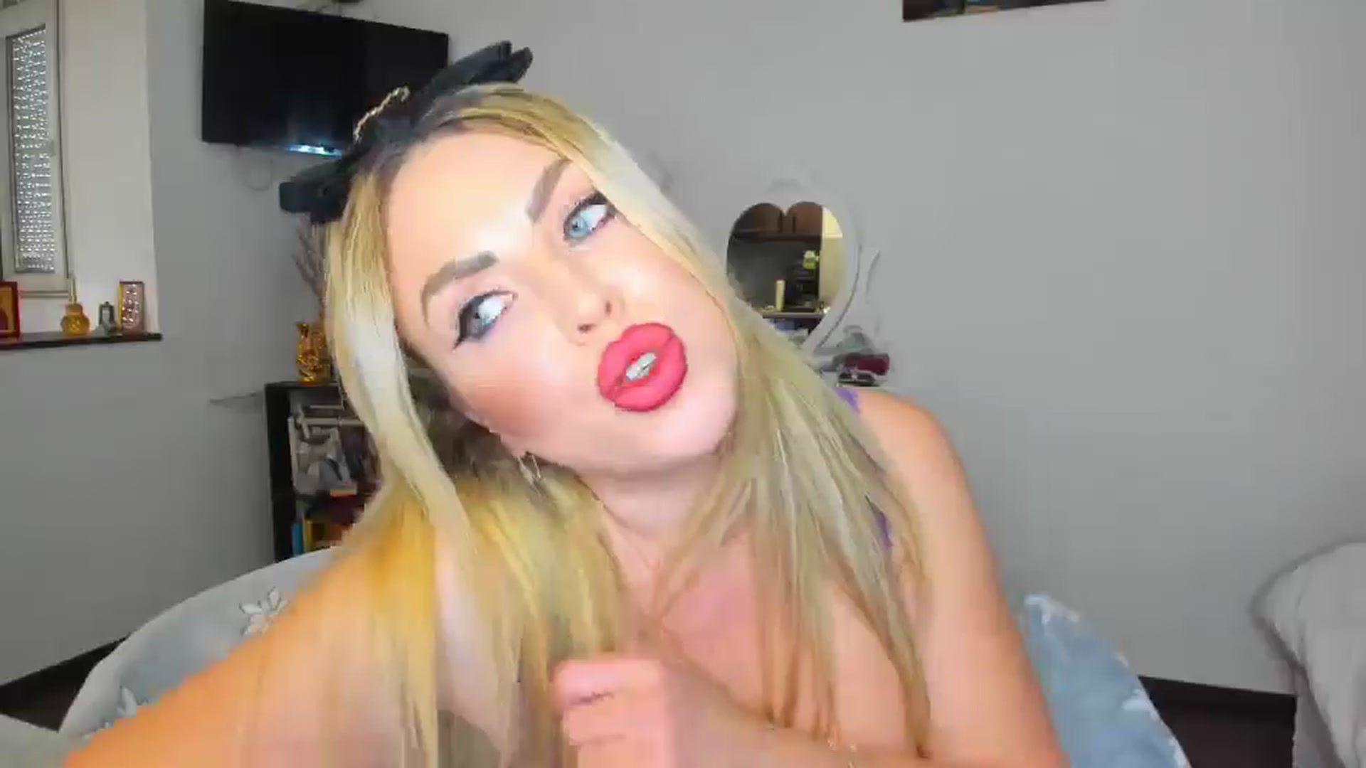 Gallery image thumbnail from MISS_JOY99's myfreecams stream on, 11/08/2024, 12:17 image 18 of 20