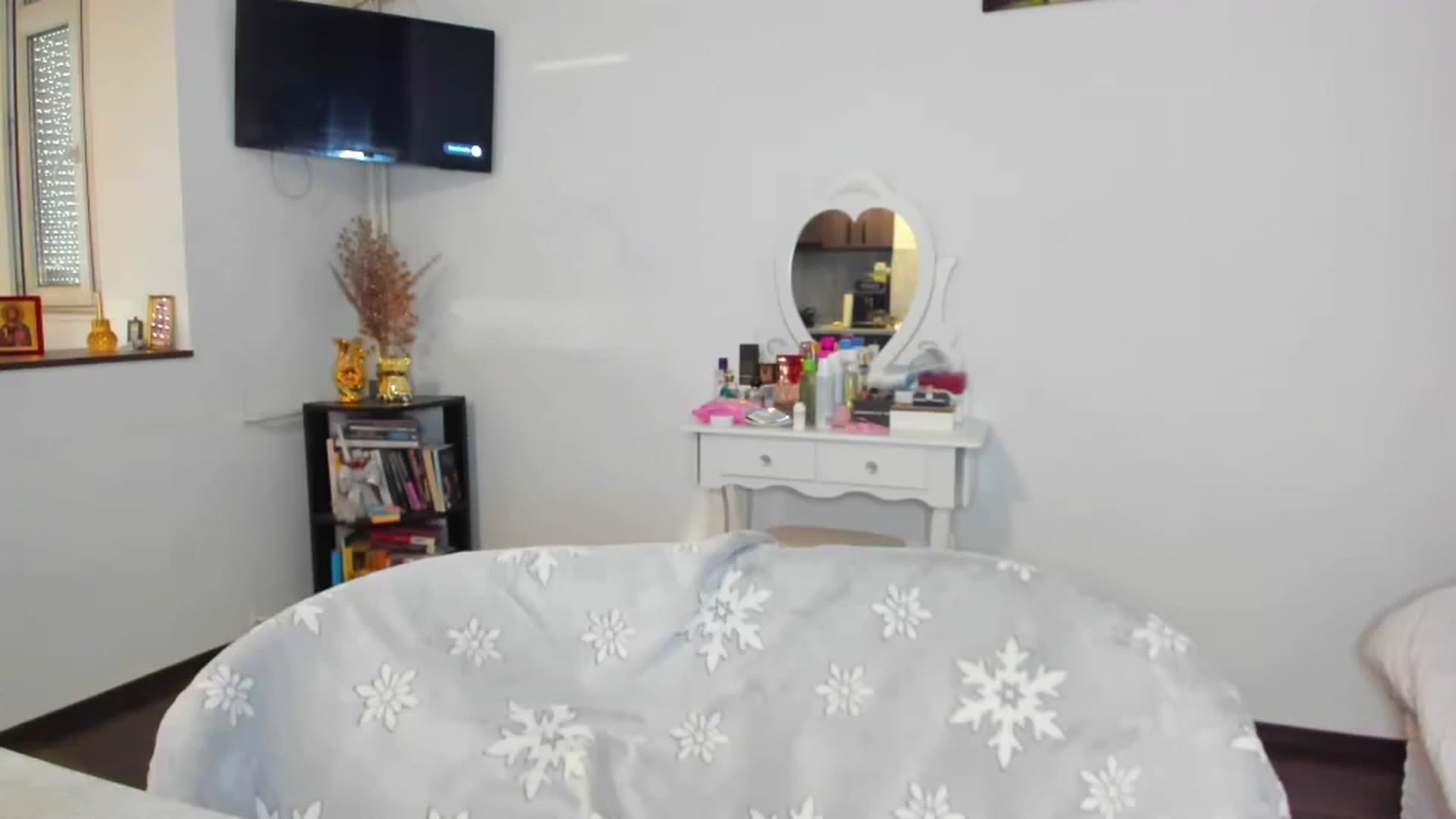 Gallery image thumbnail from MISS_JOY99's myfreecams stream on, 11/08/2024, 13:26 image 16 of 20