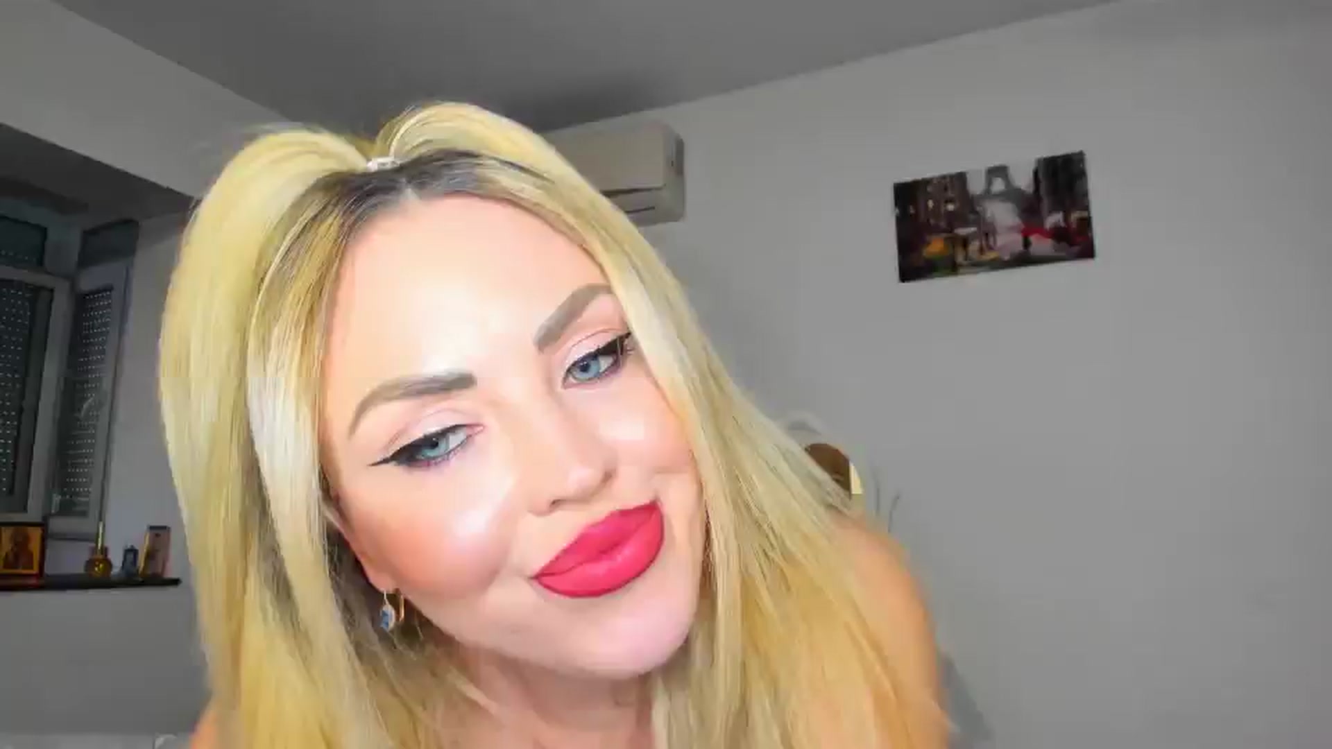 Gallery image thumbnail from MISS_JOY99's myfreecams stream on, 11/09/2024, 13:58 image 1 of 20