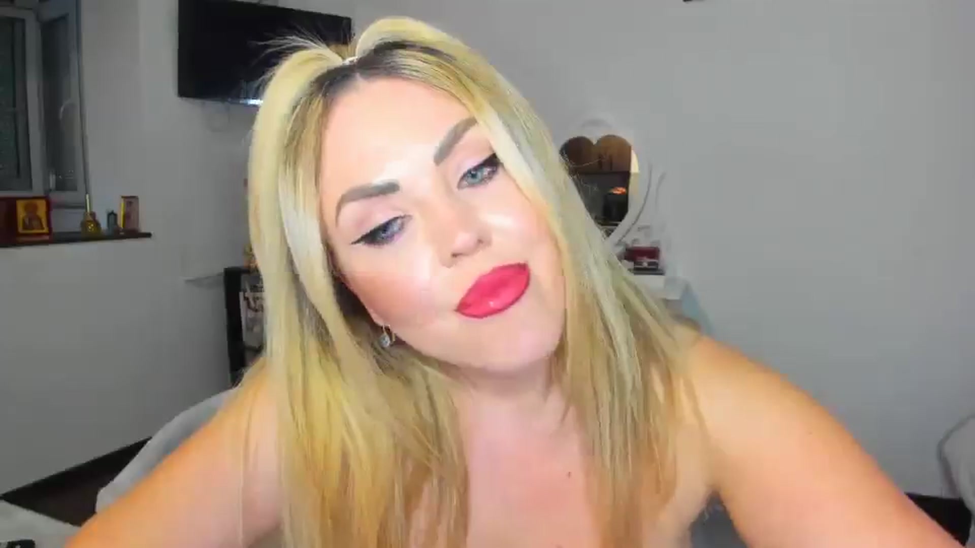 Gallery image thumbnail from MISS_JOY99's myfreecams stream on, 11/09/2024, 15:09 image 5 of 20