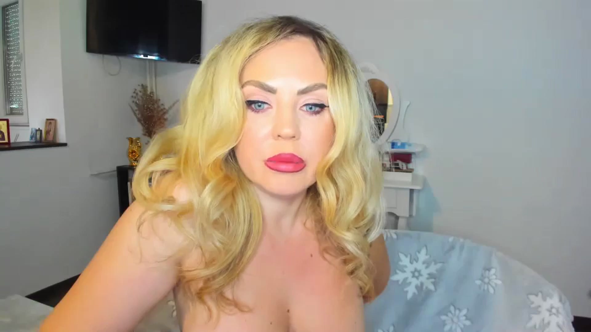 Gallery image thumbnail from MISS_JOY99's myfreecams stream on, 11/12/2024, 08:14 image 19 of 20