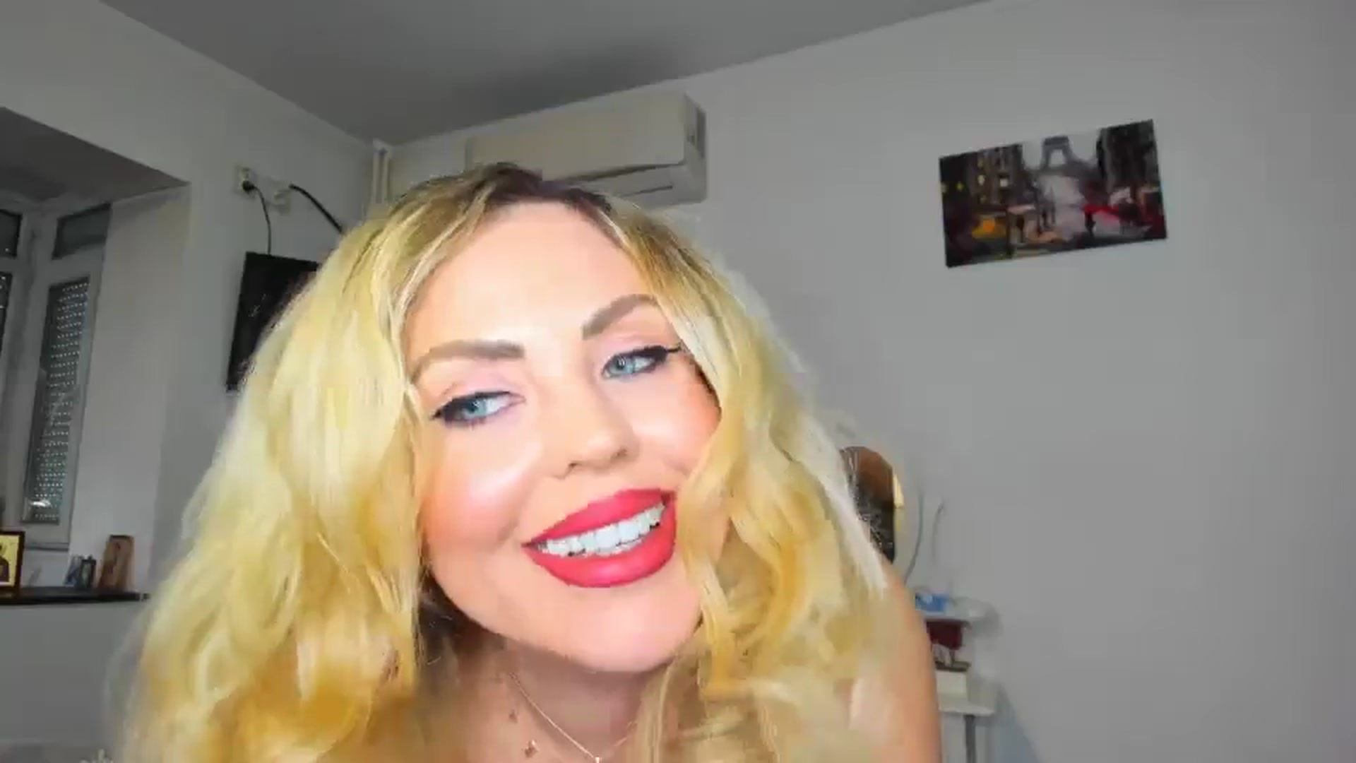 Gallery image thumbnail from MISS_JOY99's myfreecams stream on, 11/12/2024, 12:43 image 9 of 20