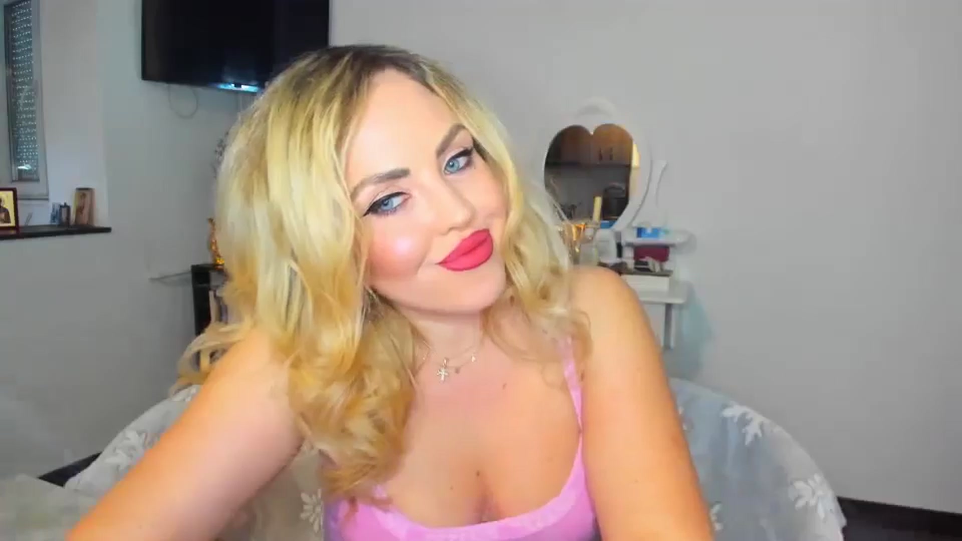 Gallery image thumbnail from MISS_JOY99's myfreecams stream on, 11/12/2024, 12:43 image 16 of 20