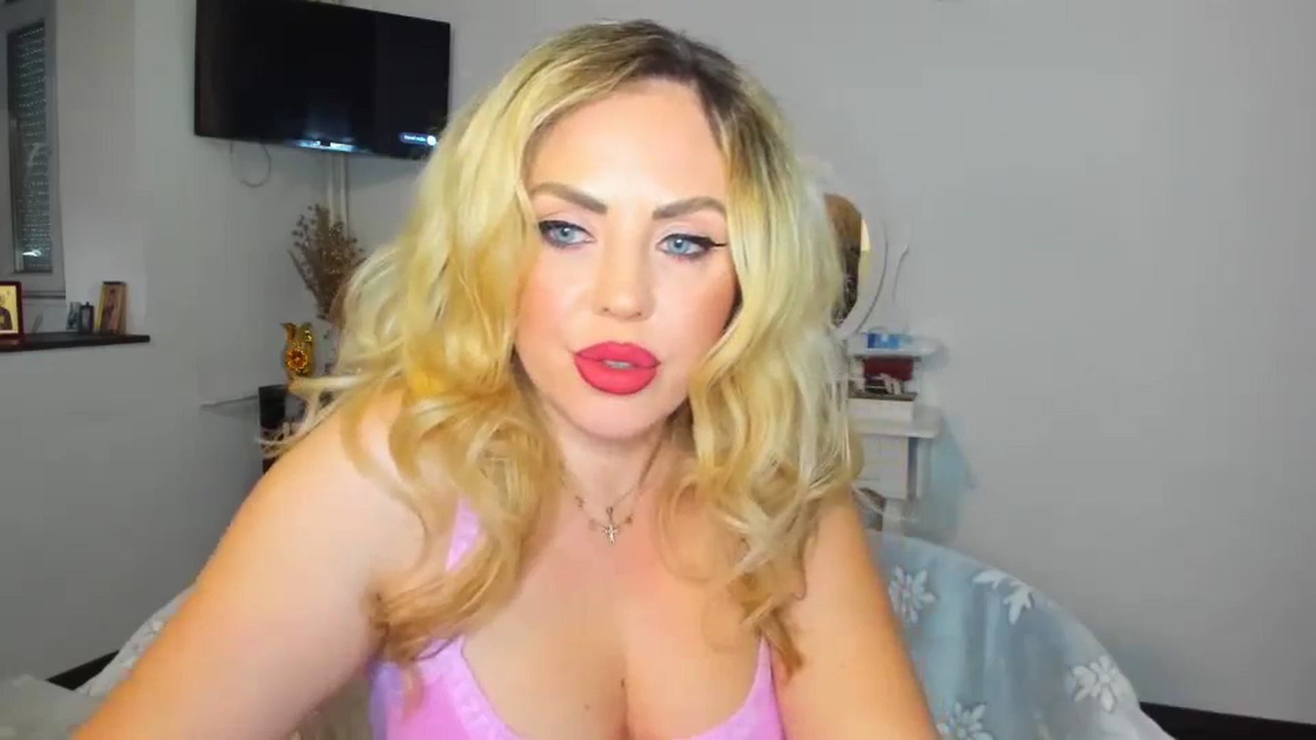 Gallery image thumbnail from MISS_JOY99's myfreecams stream on, 11/12/2024, 12:43 image 5 of 20