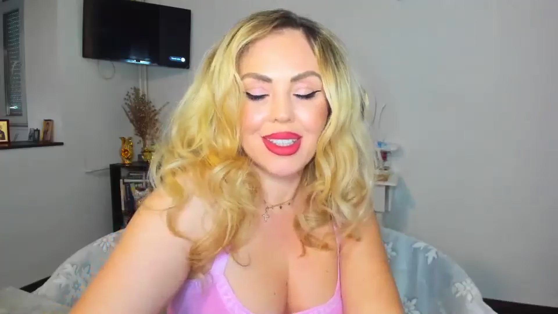 Gallery image thumbnail from MISS_JOY99's myfreecams stream on, 11/12/2024, 12:43 image 3 of 20