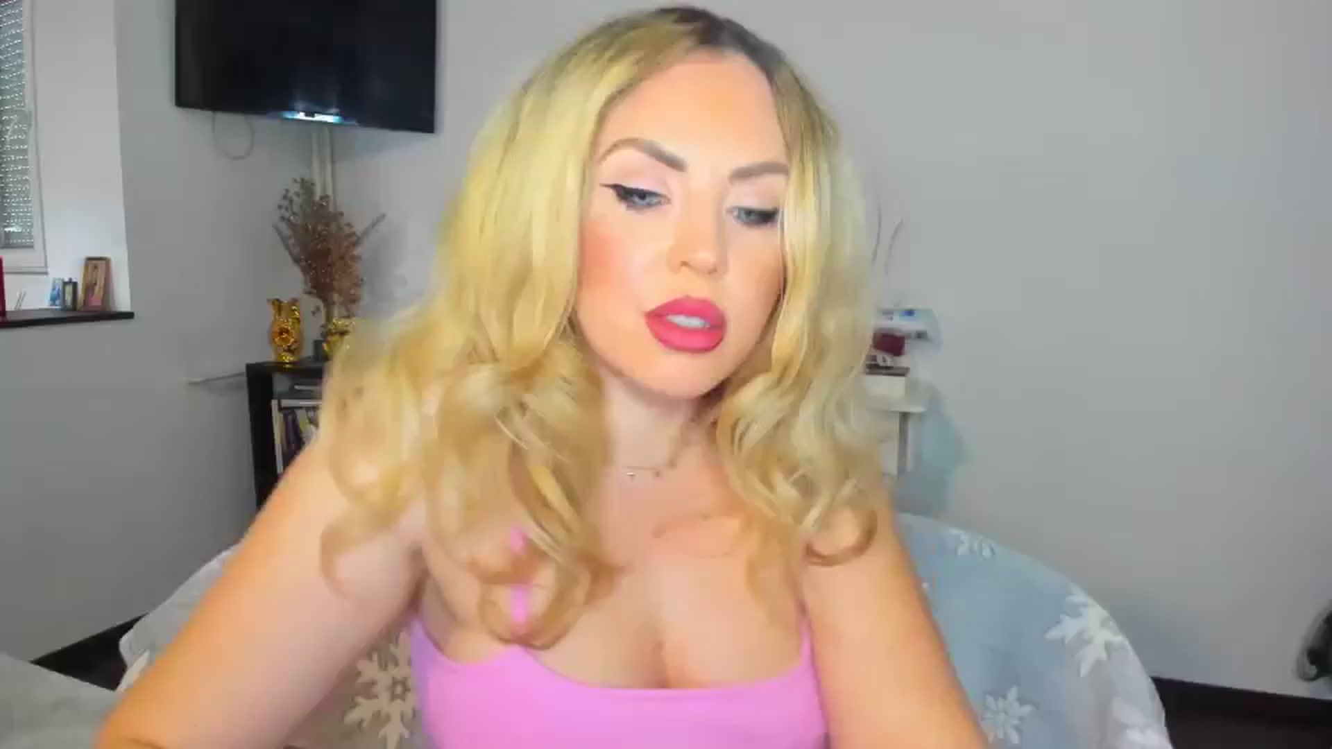 Gallery image thumbnail from MISS_JOY99's myfreecams stream on, 11/14/2024, 09:54 image 18 of 20