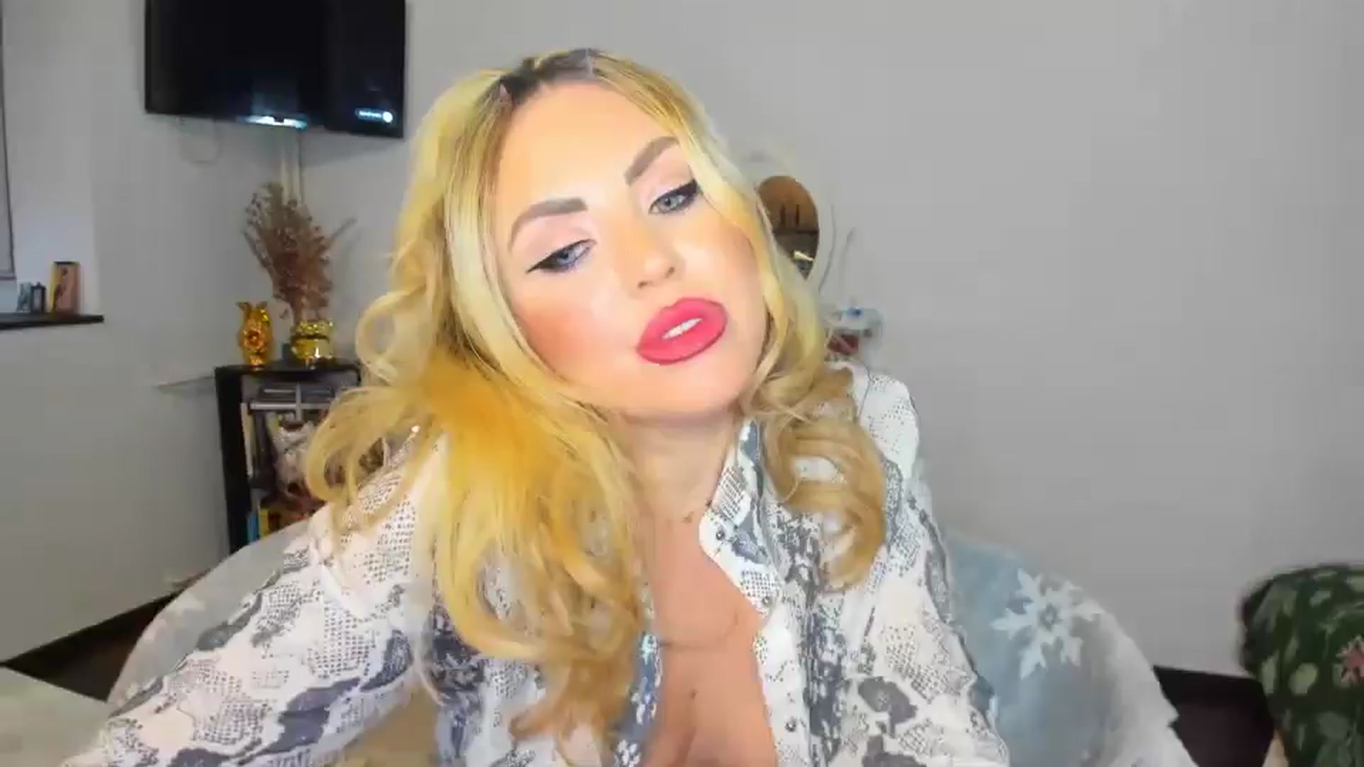 Gallery image thumbnail from MISS_JOY99's myfreecams stream on, 11/15/2024, 14:46 image 10 of 20