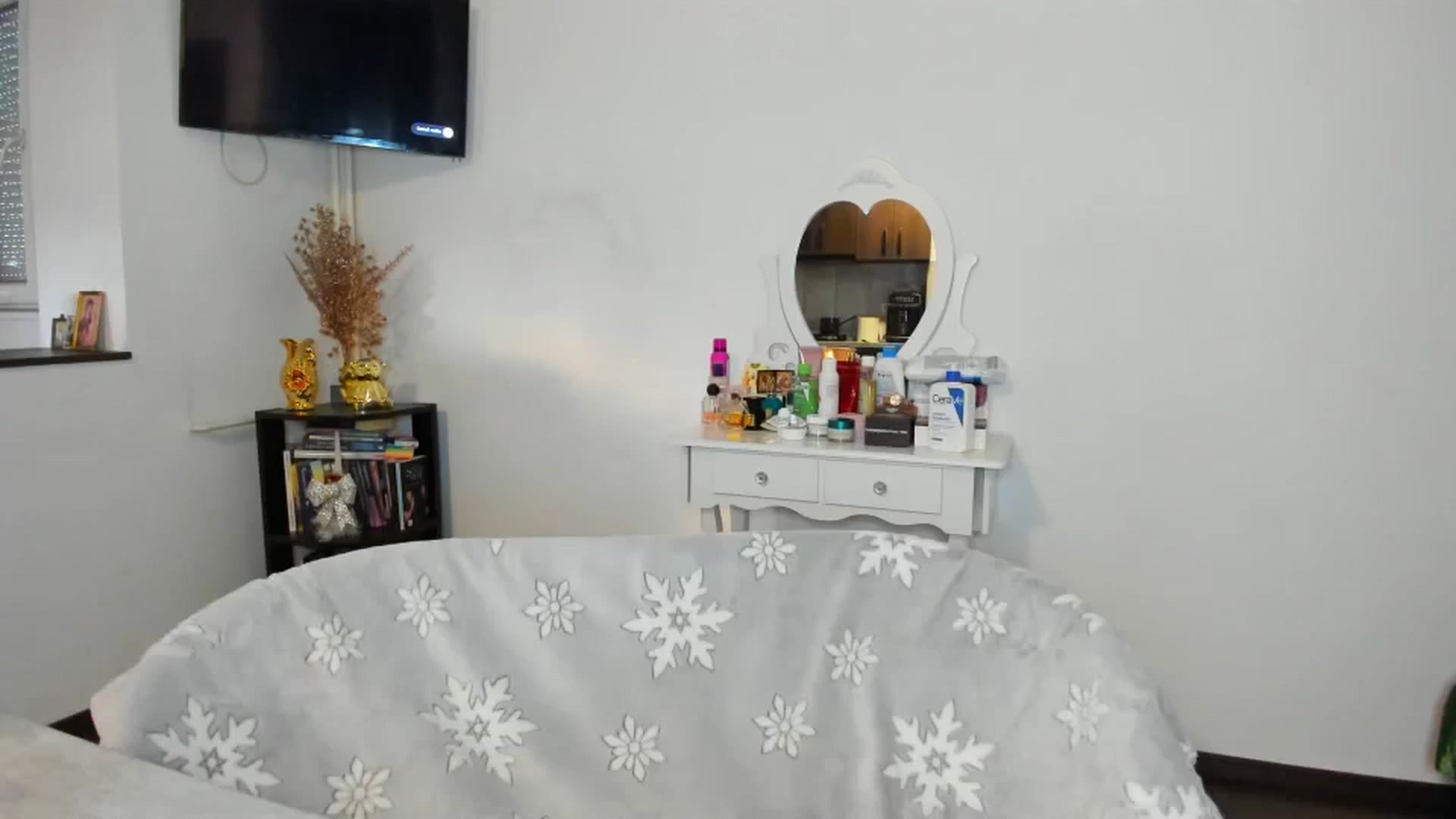 Gallery image thumbnail from MISS_JOY99's myfreecams stream on, 11/28/2024, 14:04 image 14 of 20