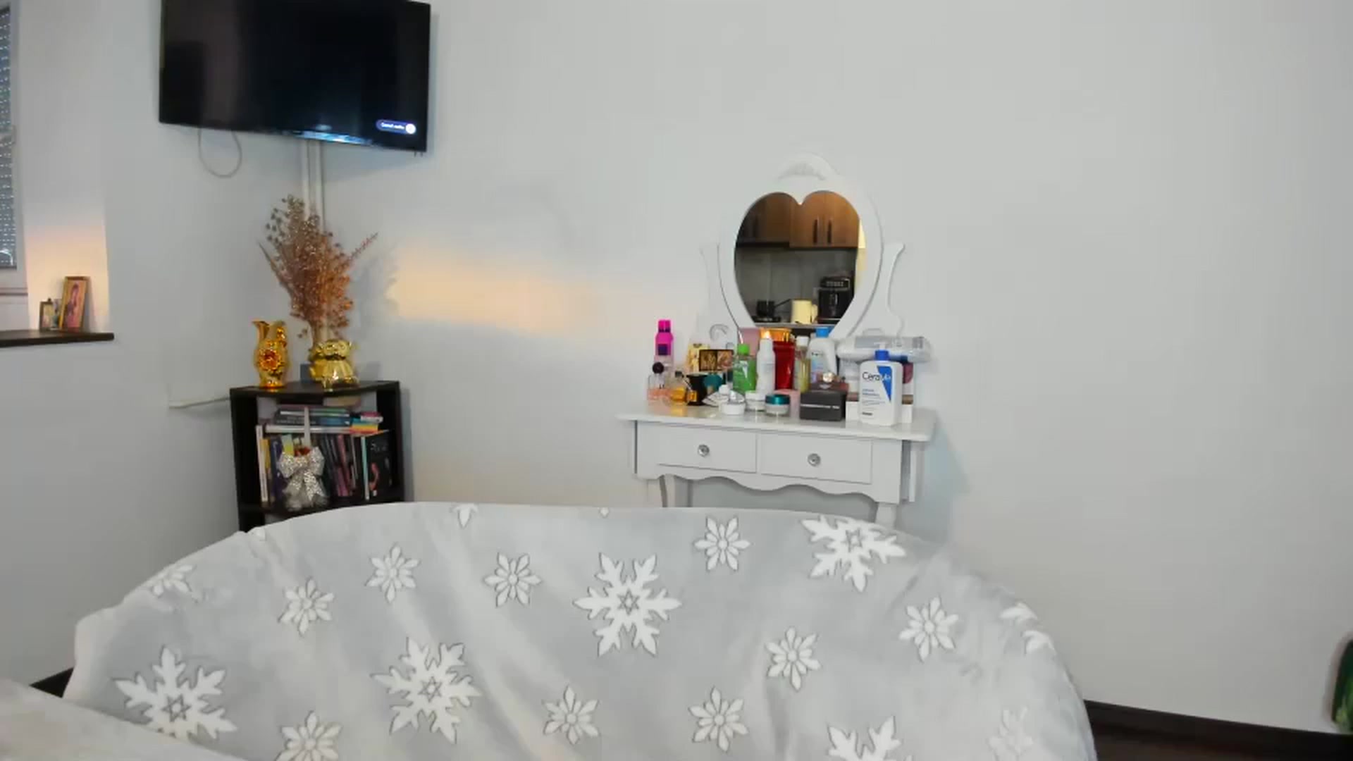 Gallery image thumbnail from MISS_JOY99's myfreecams stream on, 11/28/2024, 14:04 image 20 of 20