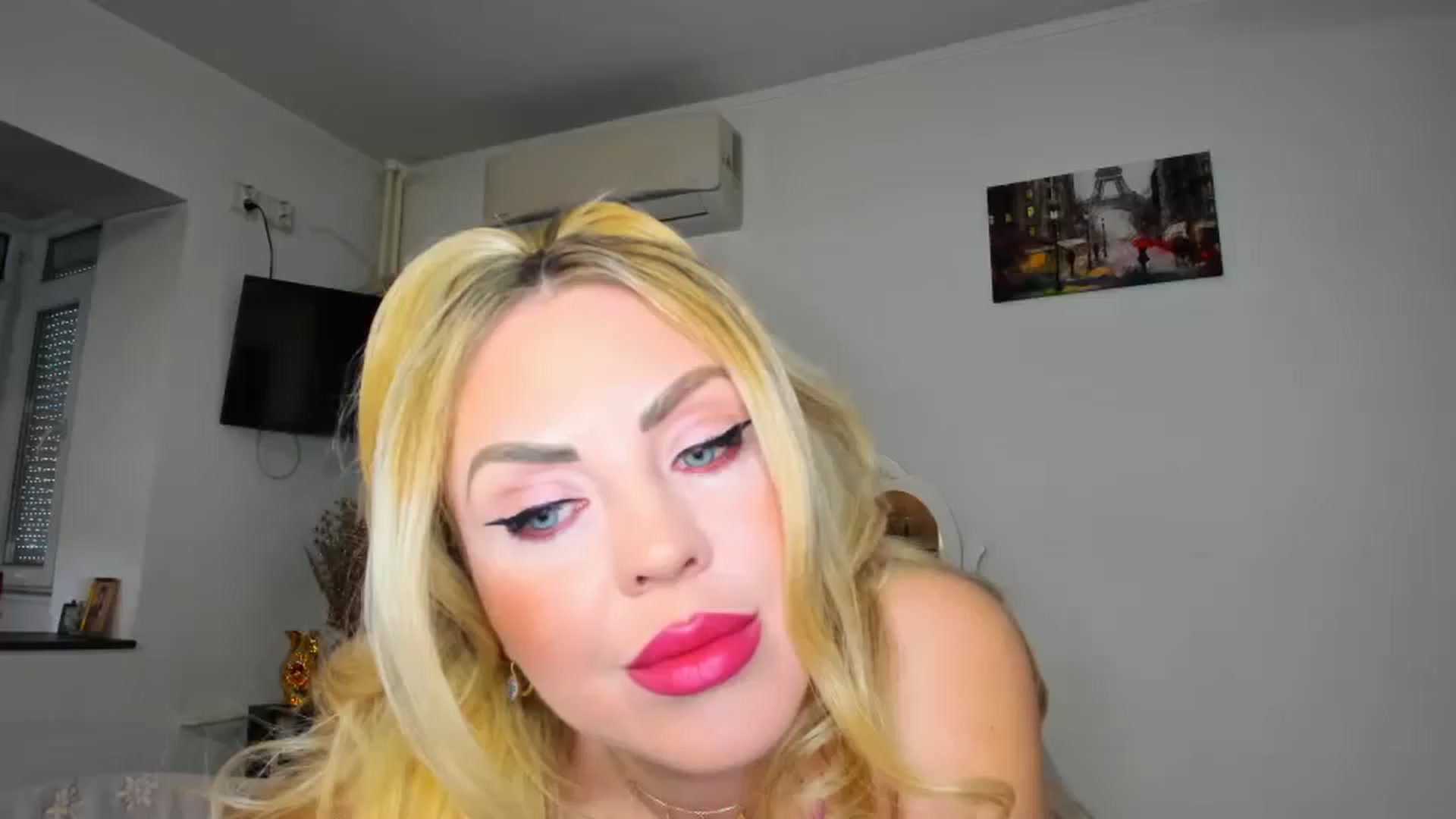 Gallery image thumbnail from MISS_JOY99's myfreecams stream on, 11/28/2024, 14:04 image 1 of 20