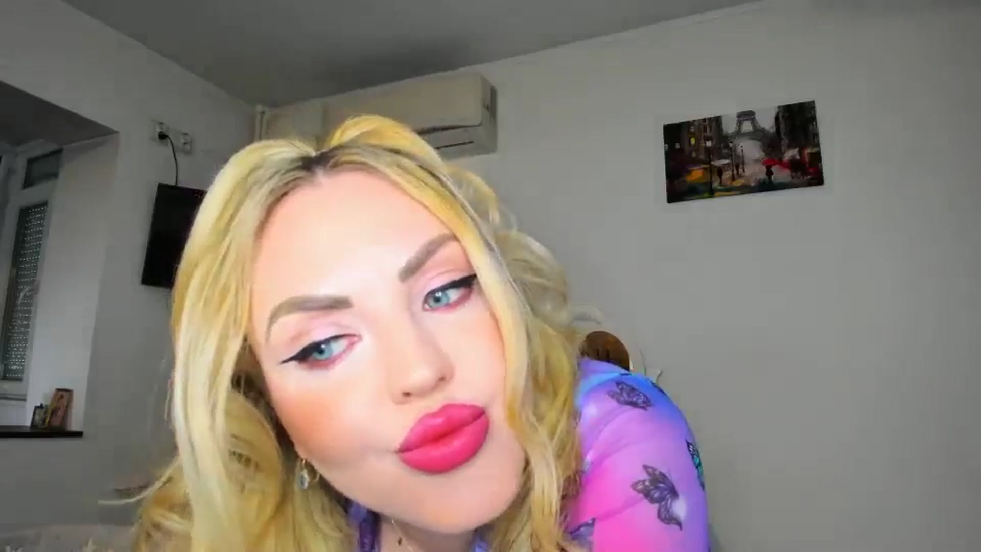 Gallery image thumbnail from MISS_JOY99's myfreecams stream on, 11/29/2024, 12:06 image 16 of 20