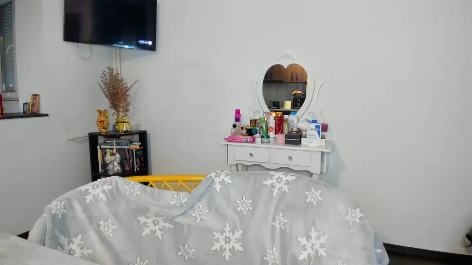 Gallery image thumbnail from MISS_JOY99's myfreecams stream on, 11/29/2024, 13:02 image 8 of 20