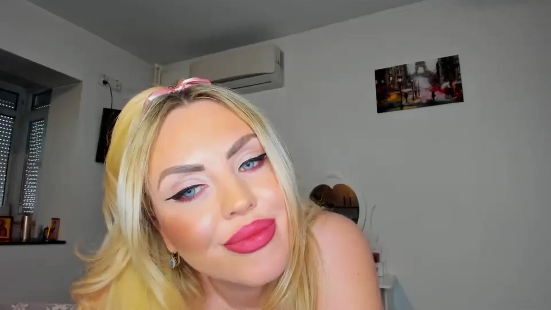 Gallery image thumbnail from MISS_JOY99's myfreecams stream on, 12/05/2024, 12:22 image 14 of 20