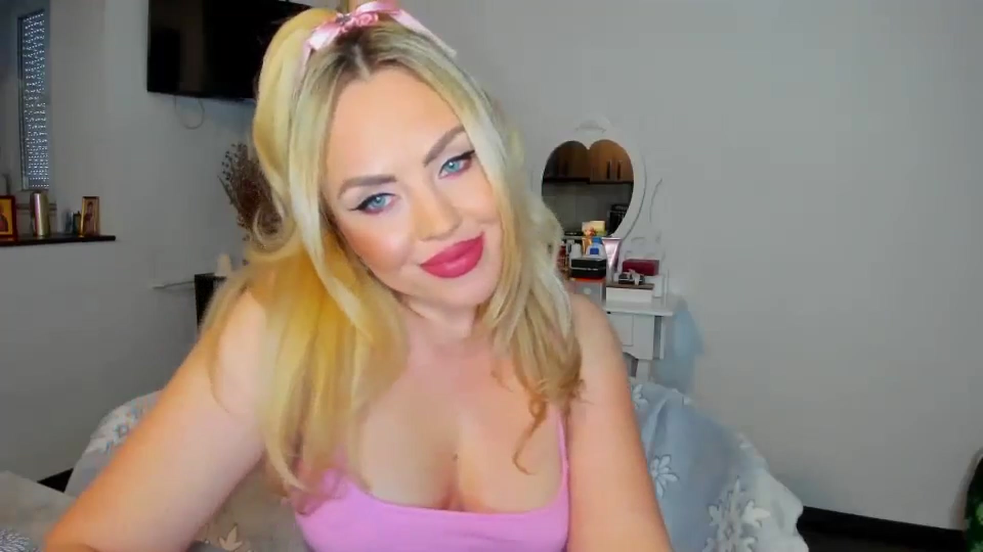 Gallery image thumbnail from MISS_JOY99's myfreecams stream on, 12/05/2024, 12:22 image 5 of 20
