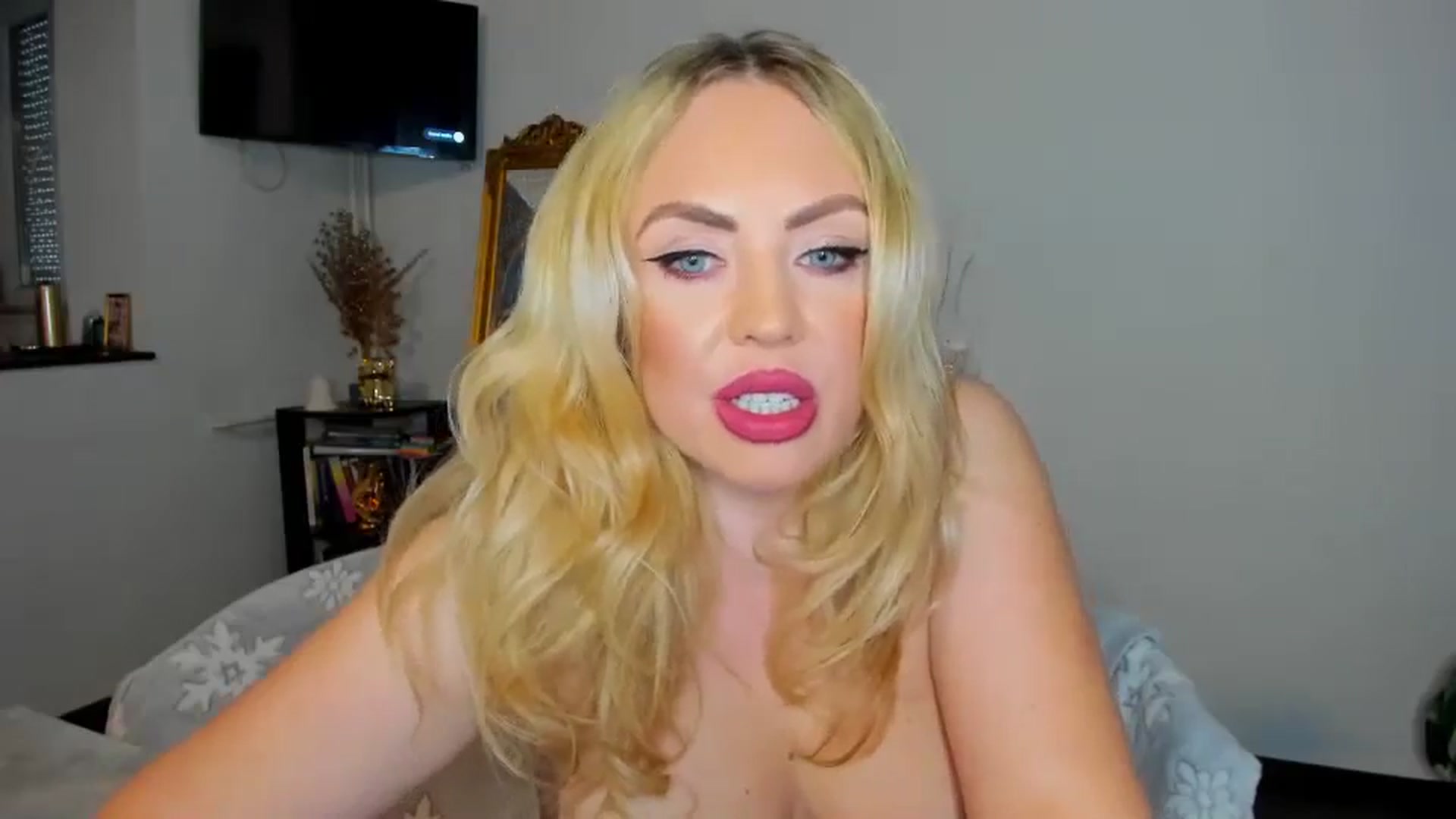 Gallery image thumbnail from MISS_JOY99's myfreecams stream on, 12/08/2024, 10:24 image 2 of 20