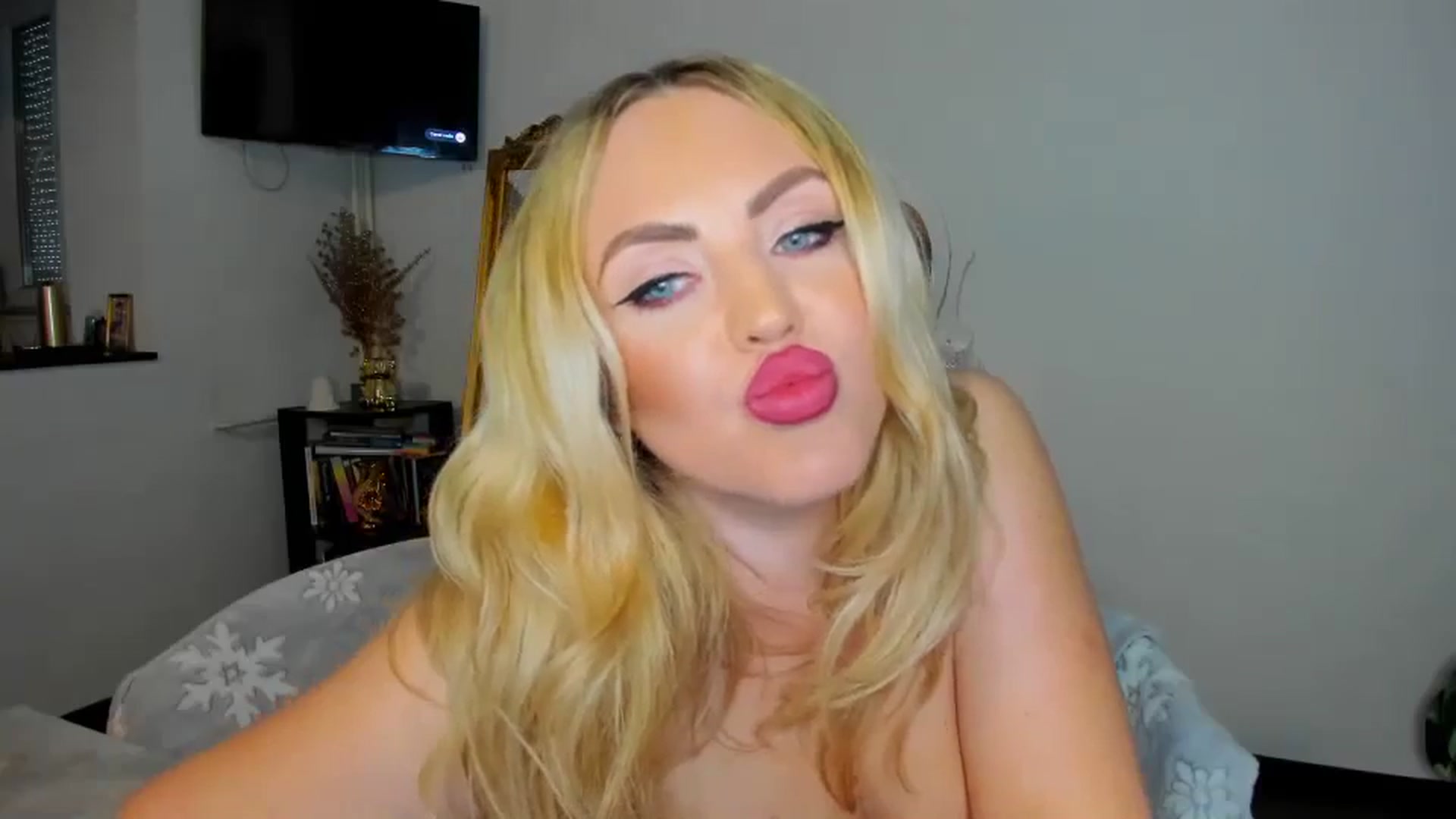 Gallery image thumbnail from MISS_JOY99's myfreecams stream on, 12/08/2024, 10:24 image 9 of 20
