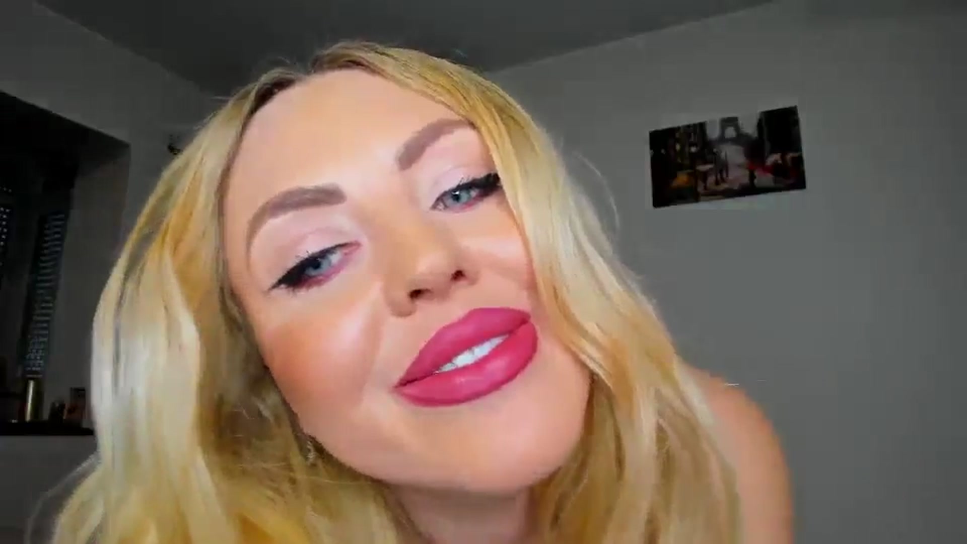 Gallery image thumbnail from MISS_JOY99's myfreecams stream on, 12/08/2024, 10:24 image 16 of 20