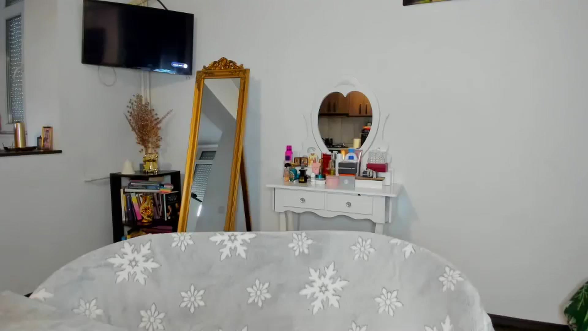 Gallery image thumbnail from MISS_JOY99's myfreecams stream on, 12/09/2024, 13:24 image 7 of 20