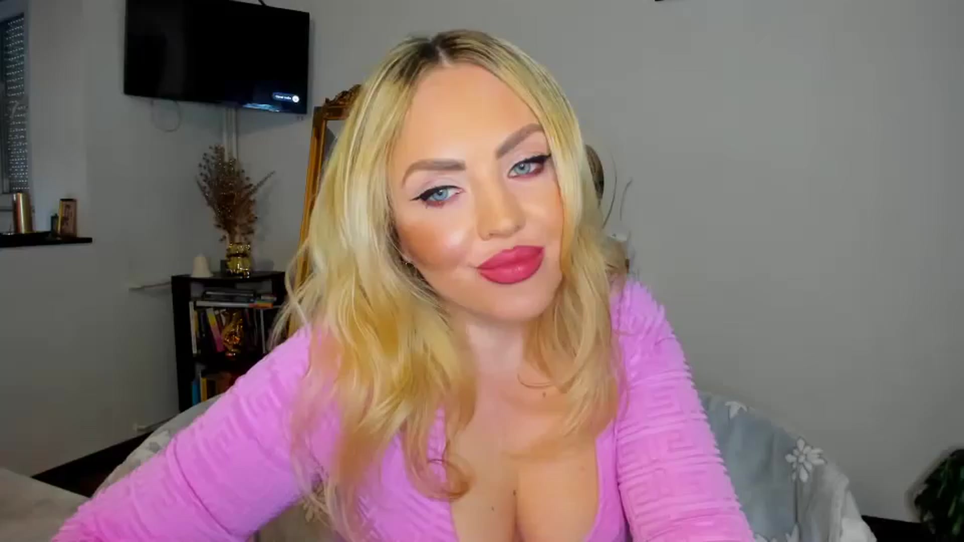 Gallery image thumbnail from MISS_JOY99's myfreecams stream on, 12/09/2024, 13:24 image 4 of 20