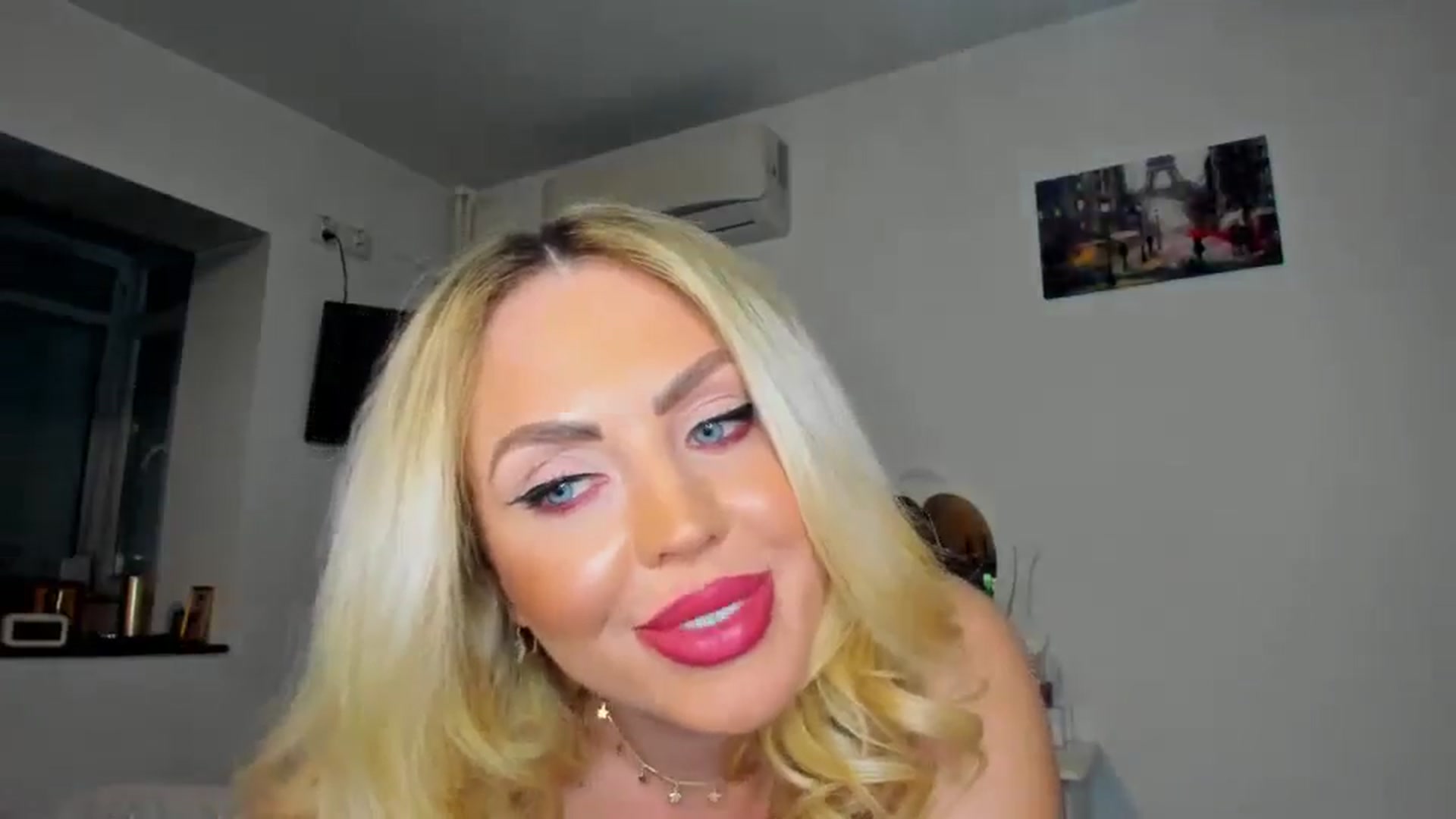 Gallery image thumbnail from MISS_JOY99's myfreecams stream on, 12/14/2024, 15:03 image 17 of 20