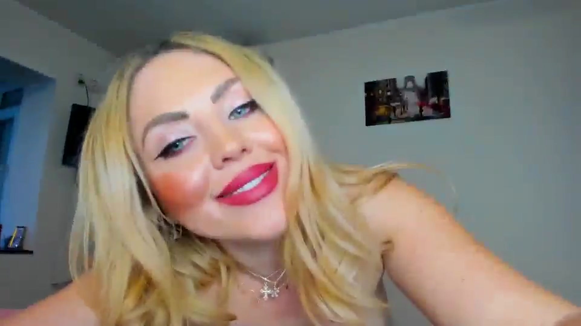 Gallery image thumbnail from MISS_JOY99's myfreecams stream on, 12/29/2024, 14:08 image 16 of 20