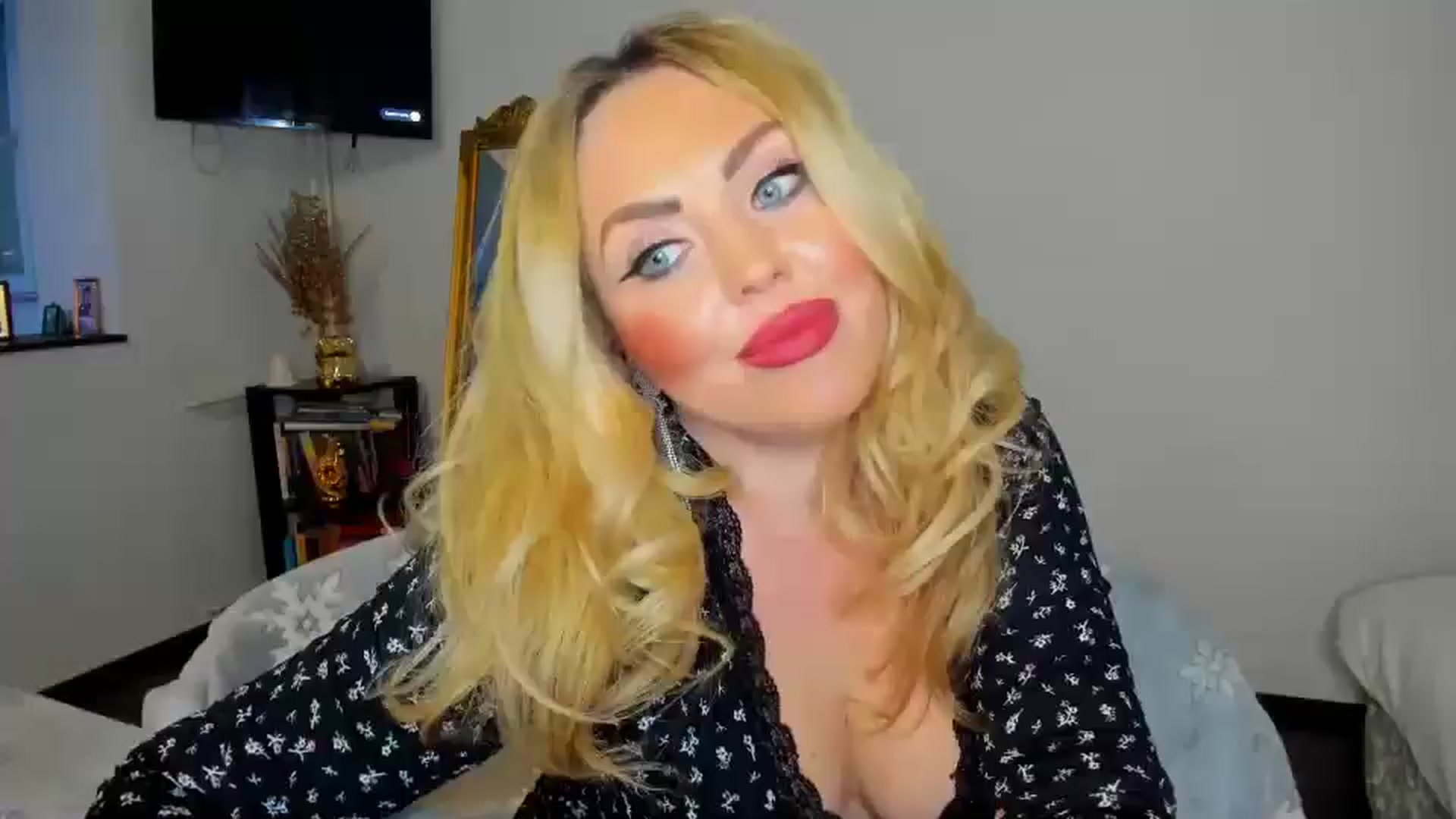 Gallery image thumbnail from MISS_JOY99's myfreecams stream on, 01/01/2025, 16:18 image 16 of 20