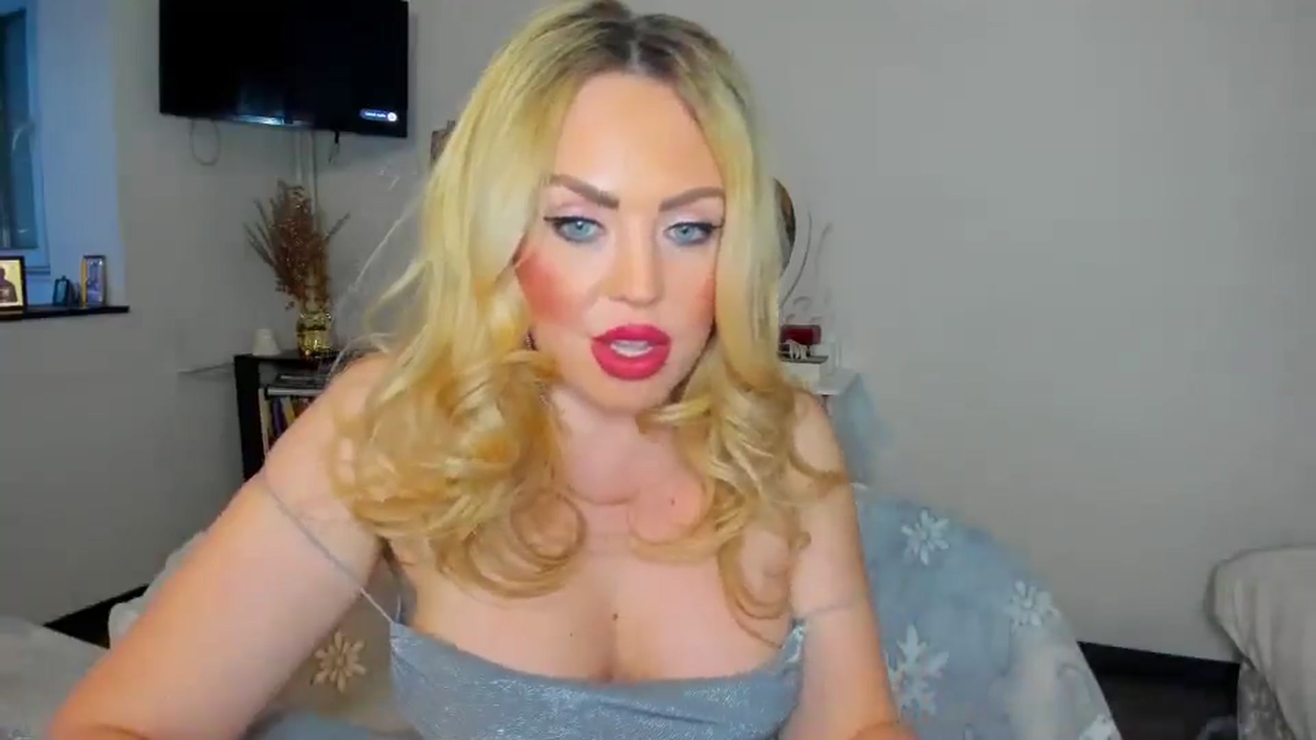 Gallery image thumbnail from MISS_JOY99's myfreecams stream on, 01/01/2025, 16:18 image 10 of 20