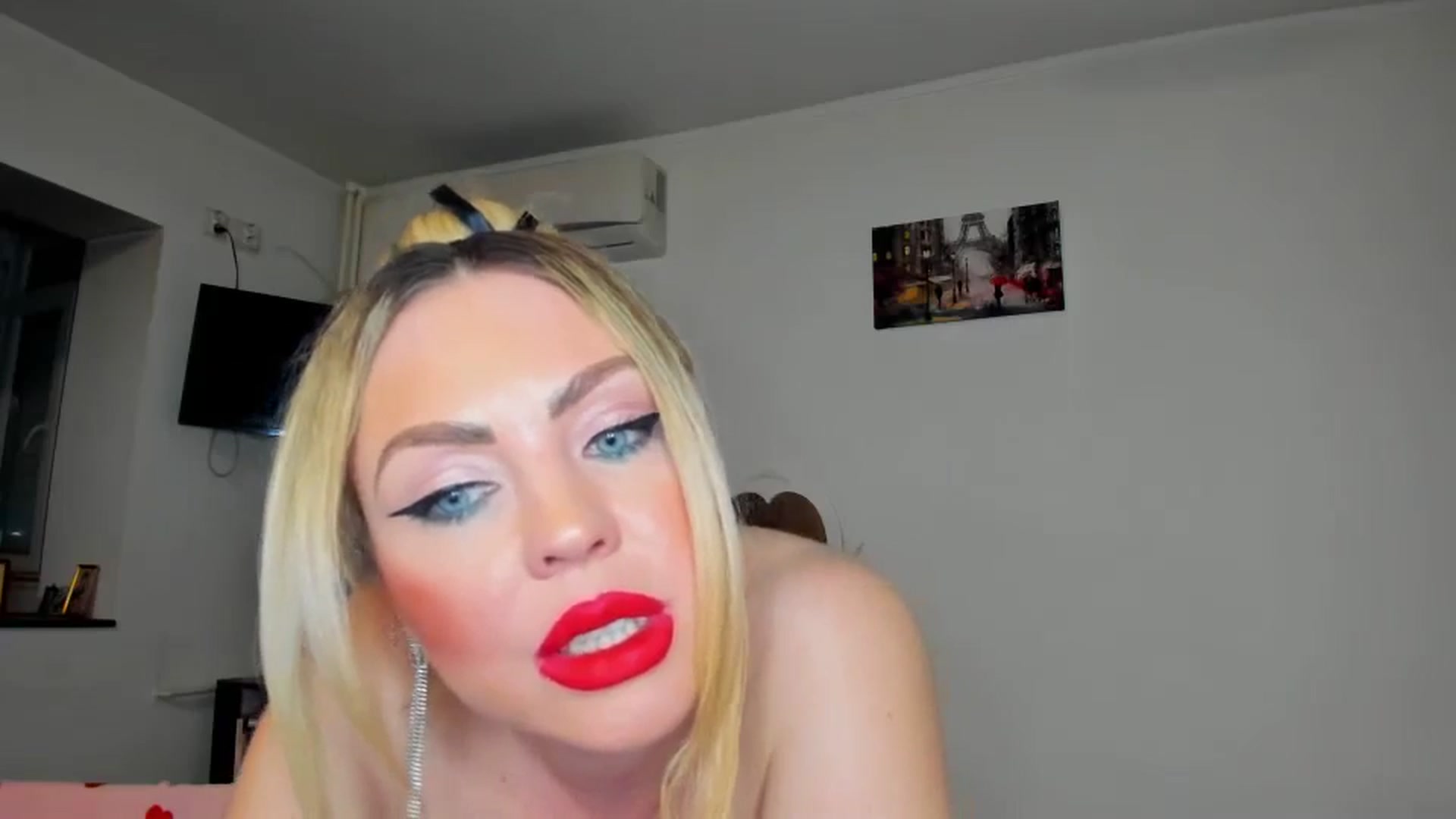 Gallery image thumbnail from MISS_JOY99's myfreecams stream on, 02/16/2025, 16:49 image 15 of 20