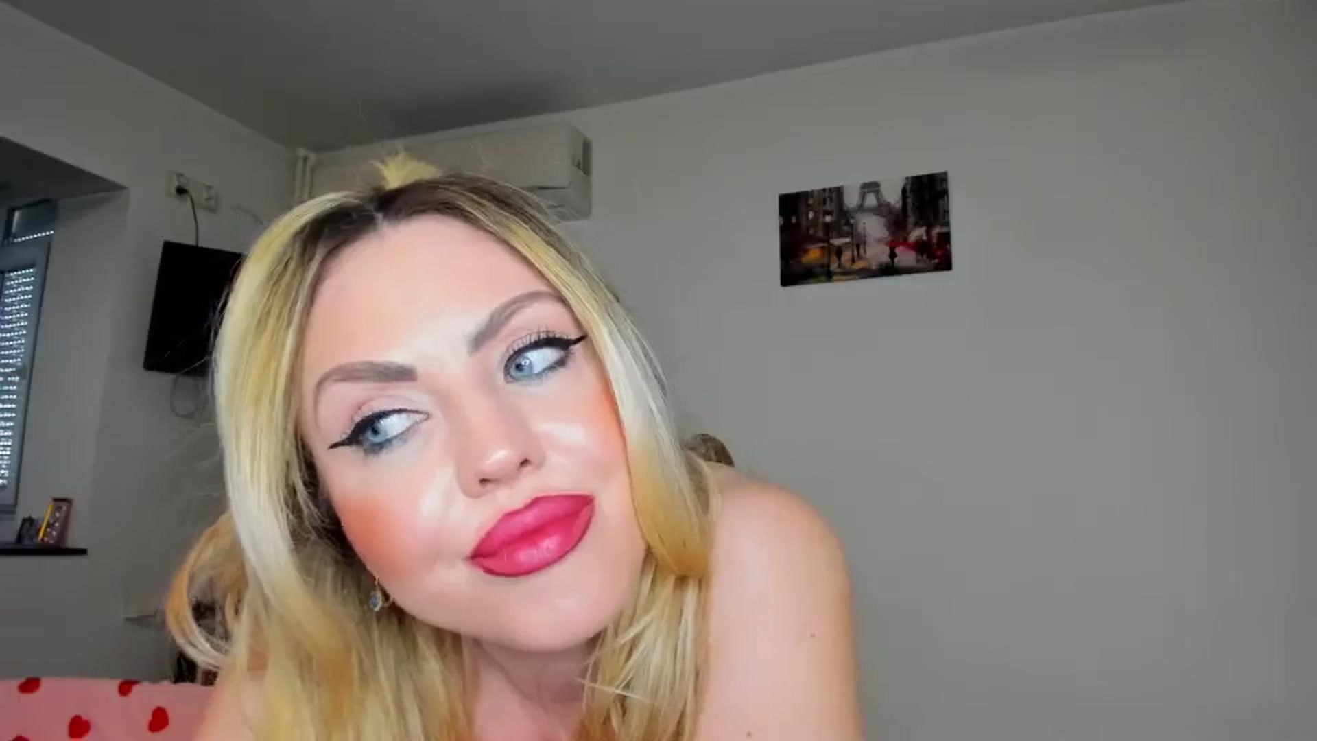 Gallery image thumbnail from MISS_JOY99's myfreecams stream on, 02/21/2025, 08:47 image 18 of 20