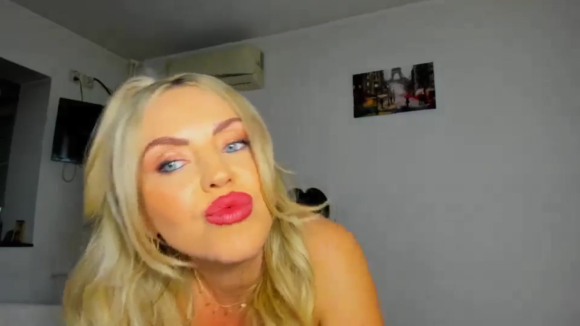 Gallery image thumbnail from MISS_JOY99's myfreecams stream on, 10/26/2025, 15:02 image 18 of 20