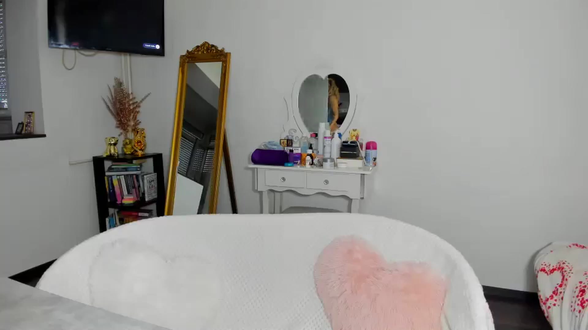 Gallery image thumbnail from MISS_JOY99's myfreecams stream on, 11/03/2025, 10:54 image 13 of 20