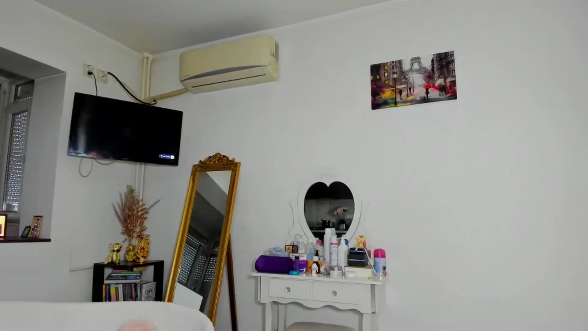 Gallery image thumbnail from MISS_JOY99's myfreecams stream on, 11/03/2025, 10:54 image 7 of 20